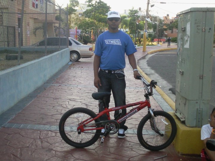 bicicletas y accesorios - vendo bicicleta bmx mongoos original  0
