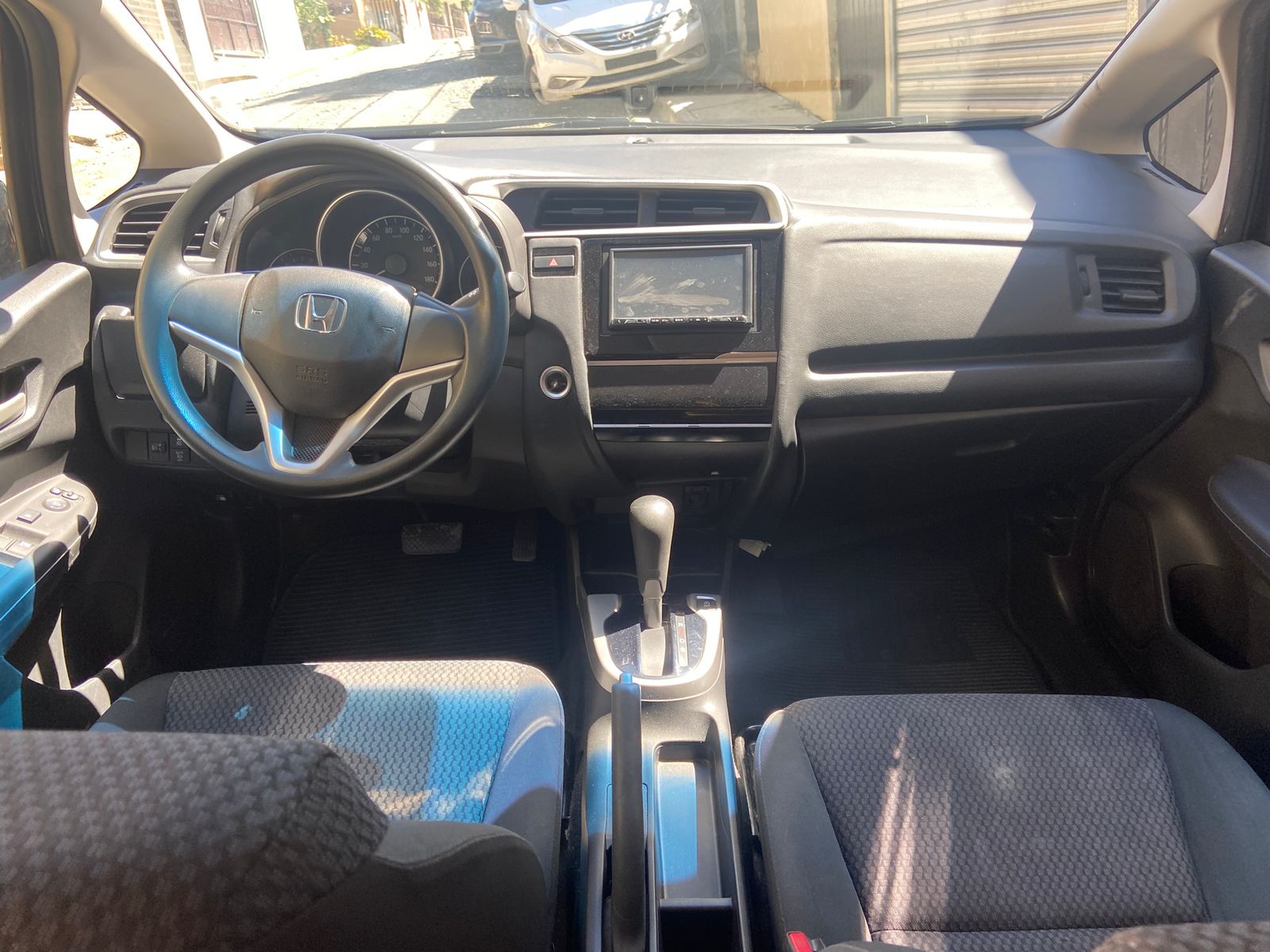 carros - HONDA FIT AÑO 2019 8
