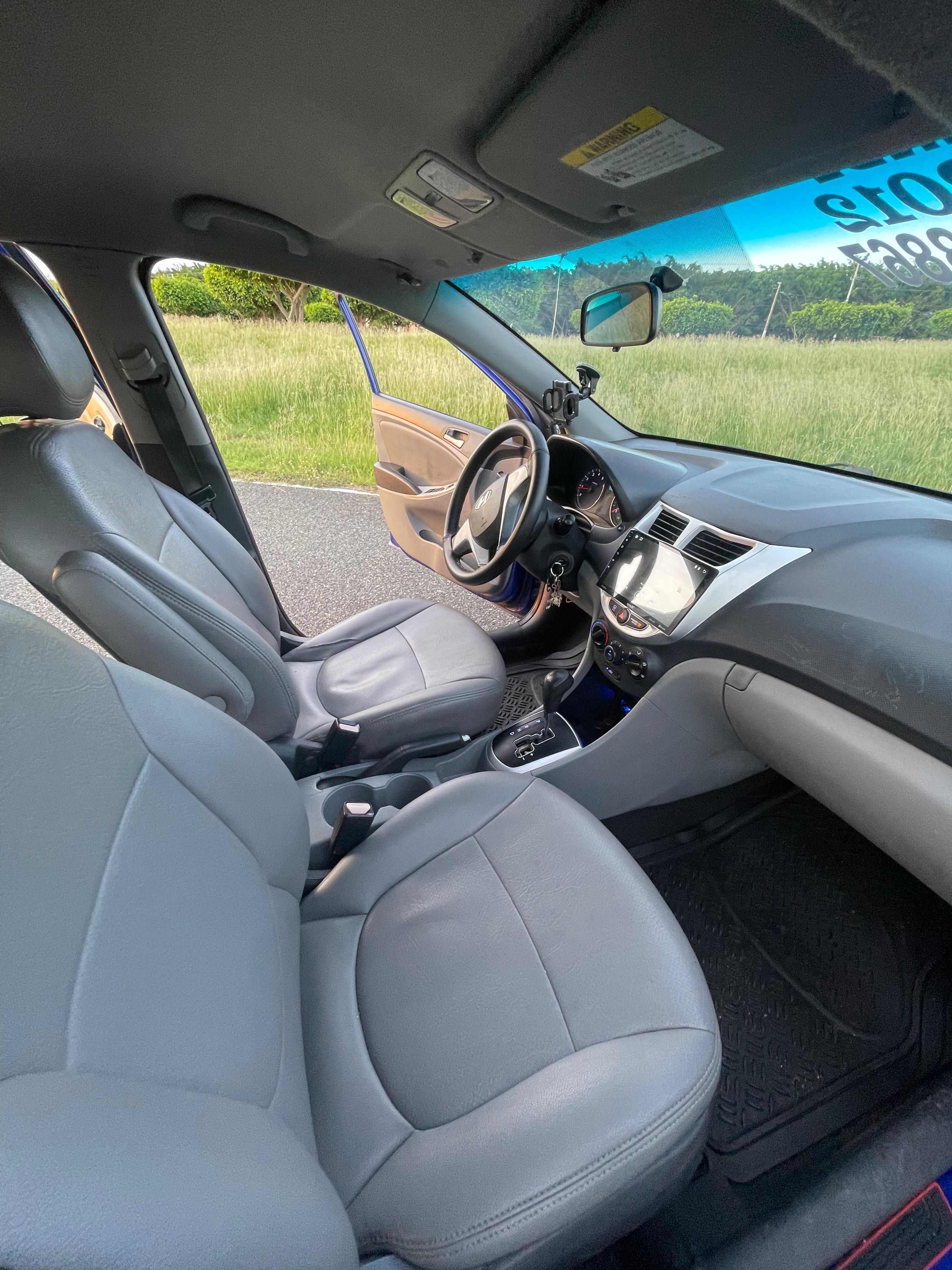 carros - El Hyundai Accent 2012 5