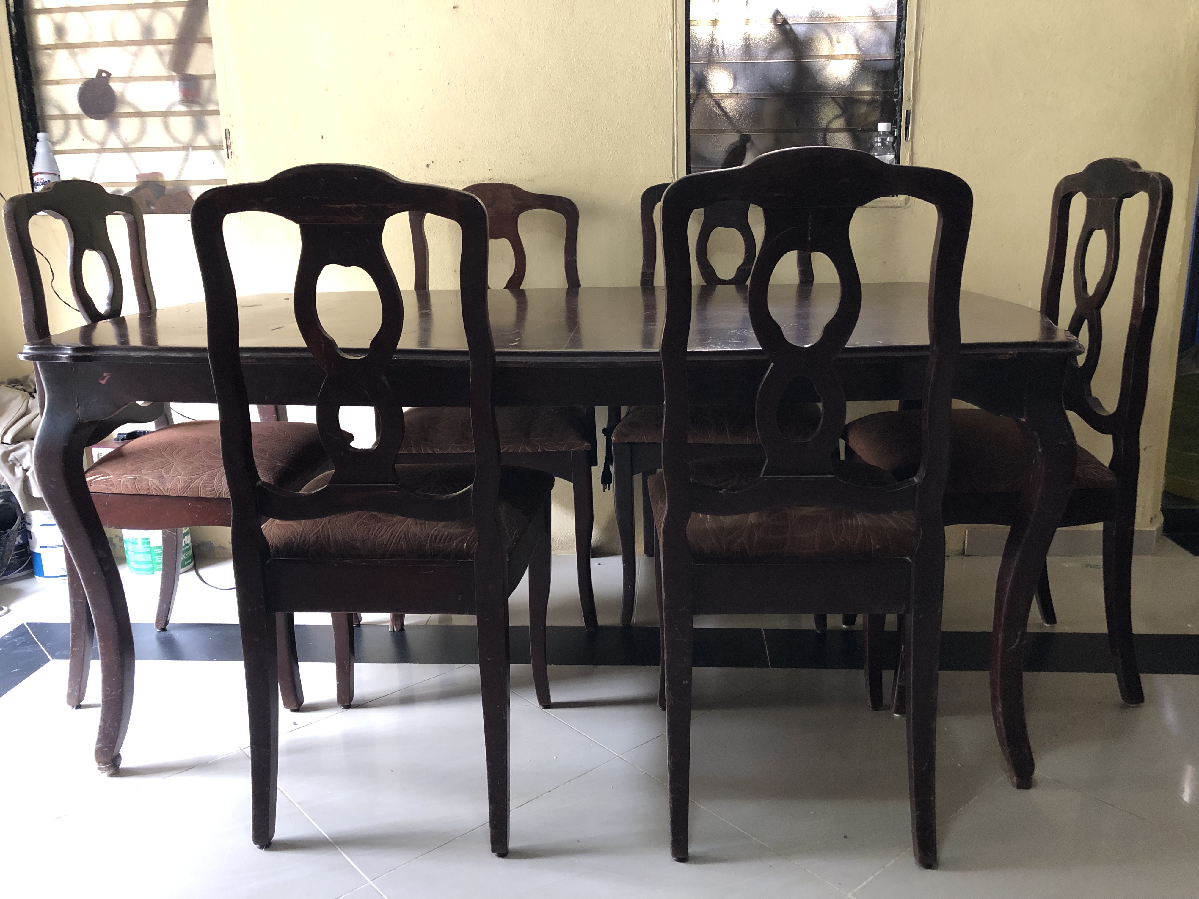 muebles y colchones - Comedor de 6 sillas en estado aceptable. 2