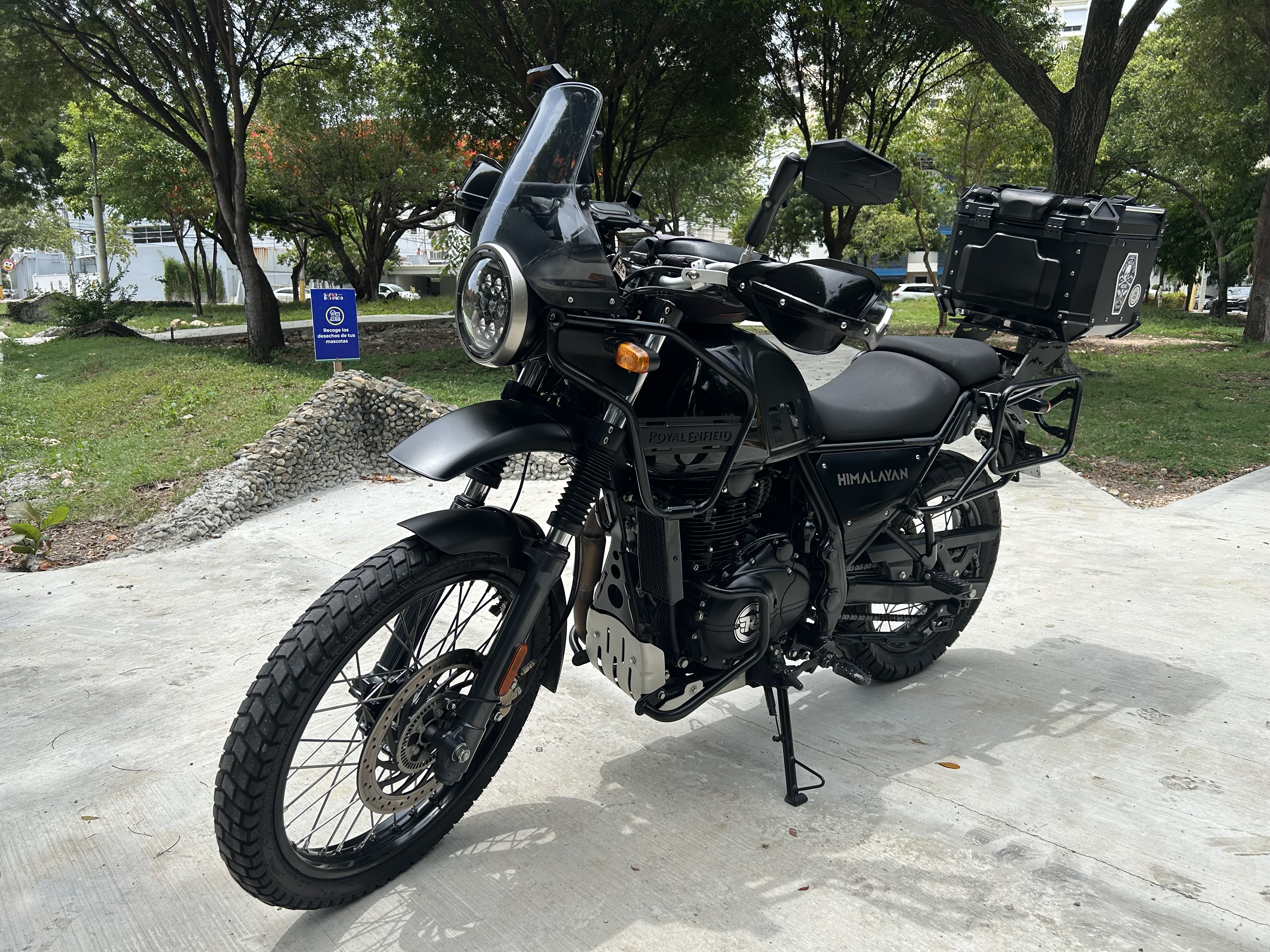 motores y pasolas - Himalayan 2022 – 411 cc |¡Lista para la aventura!  3