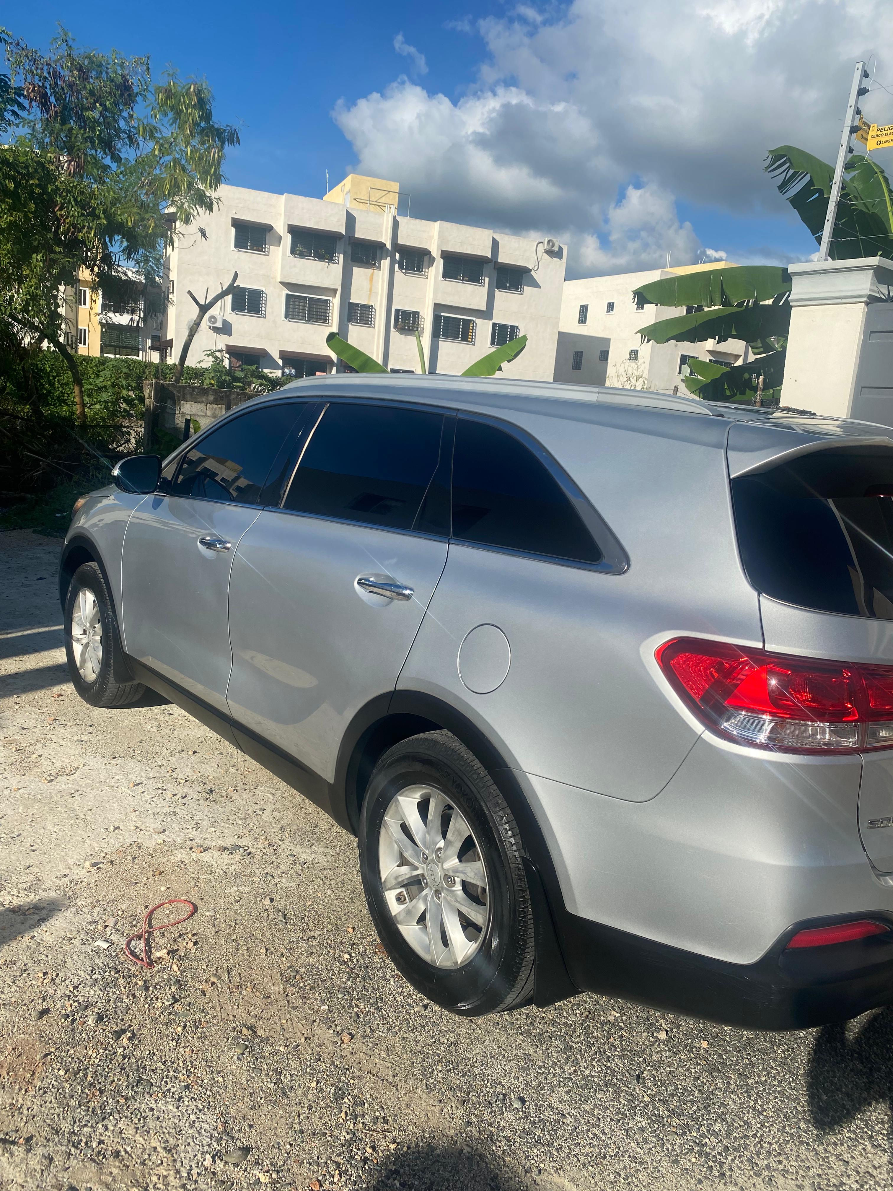 jeepetas y camionetas - Kia Sorento 2016 LX 2