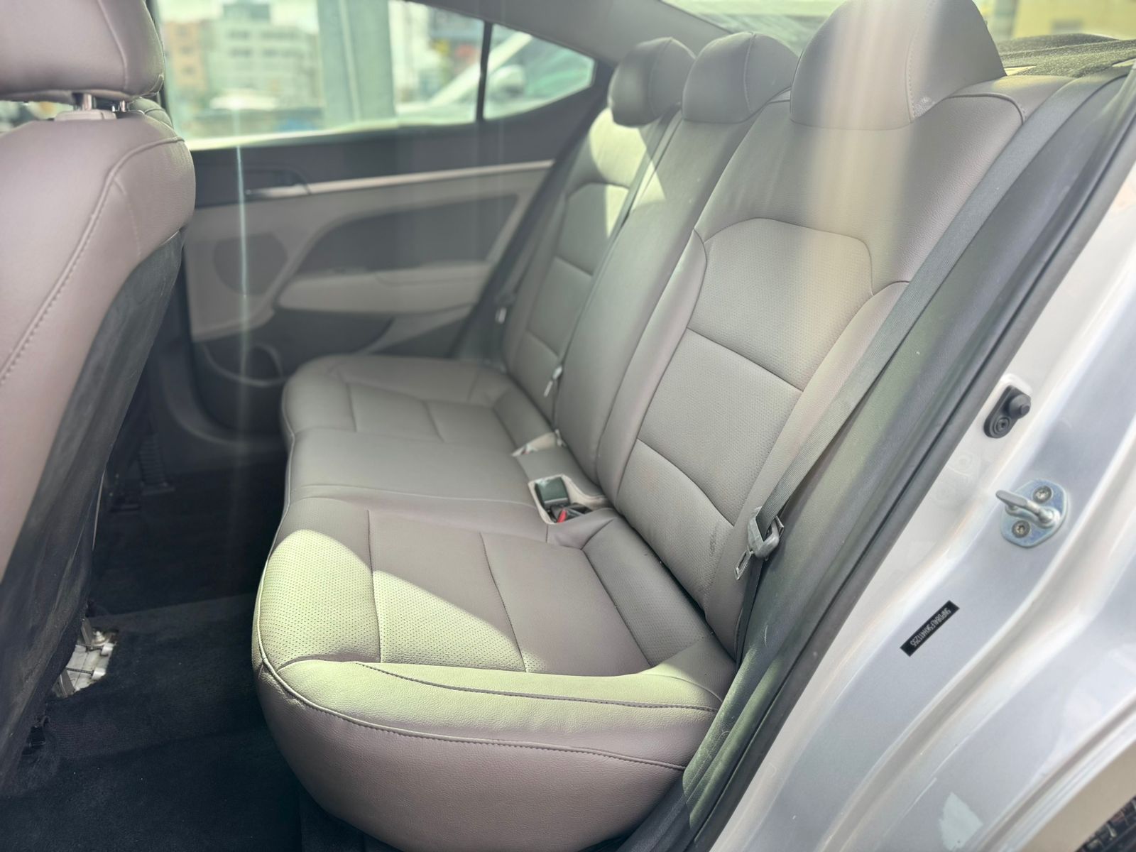 carros - Hyundai Elantra 4