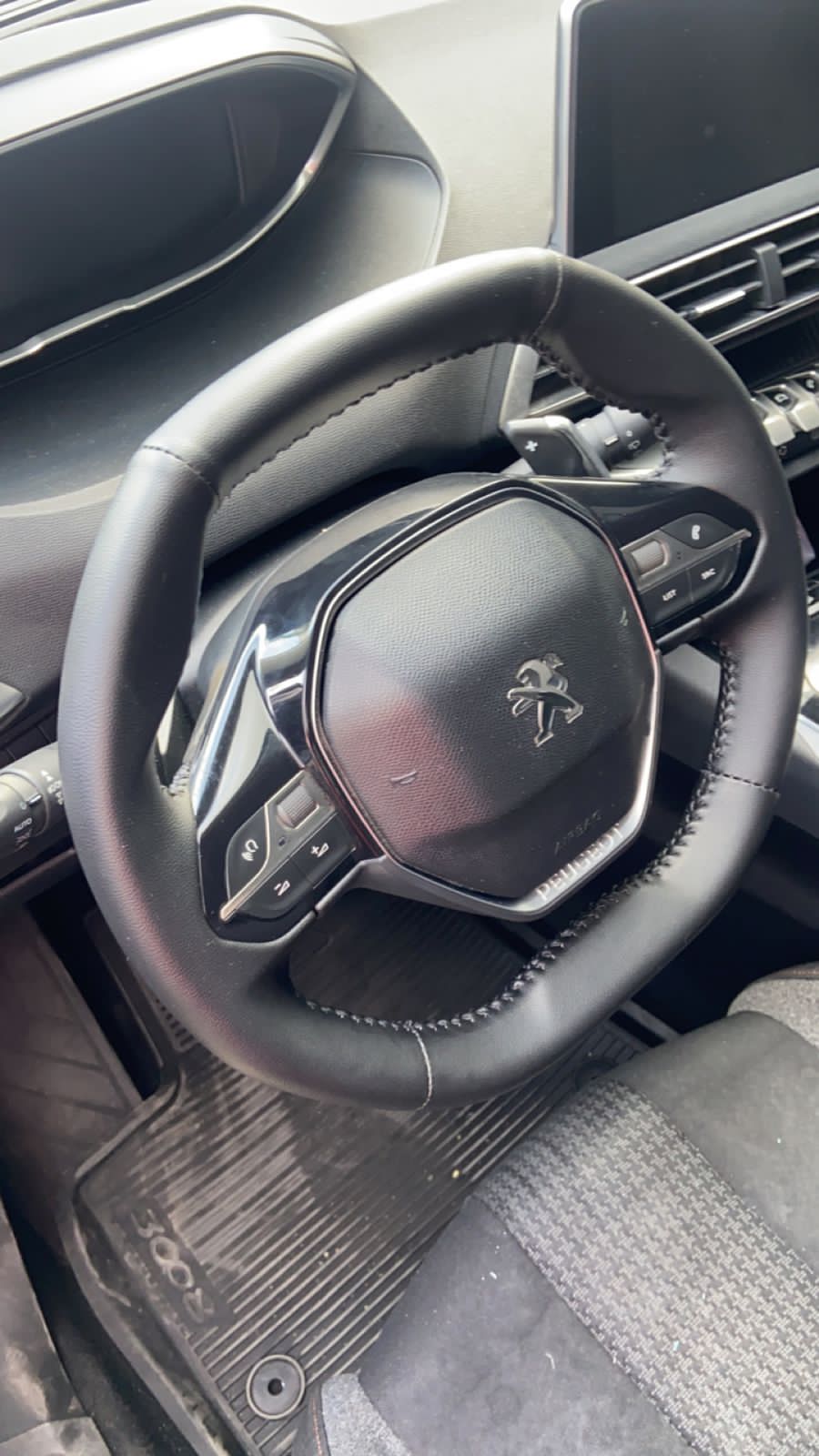 servicios profesionales - Tapiceria Automotriz La Elegancia 0