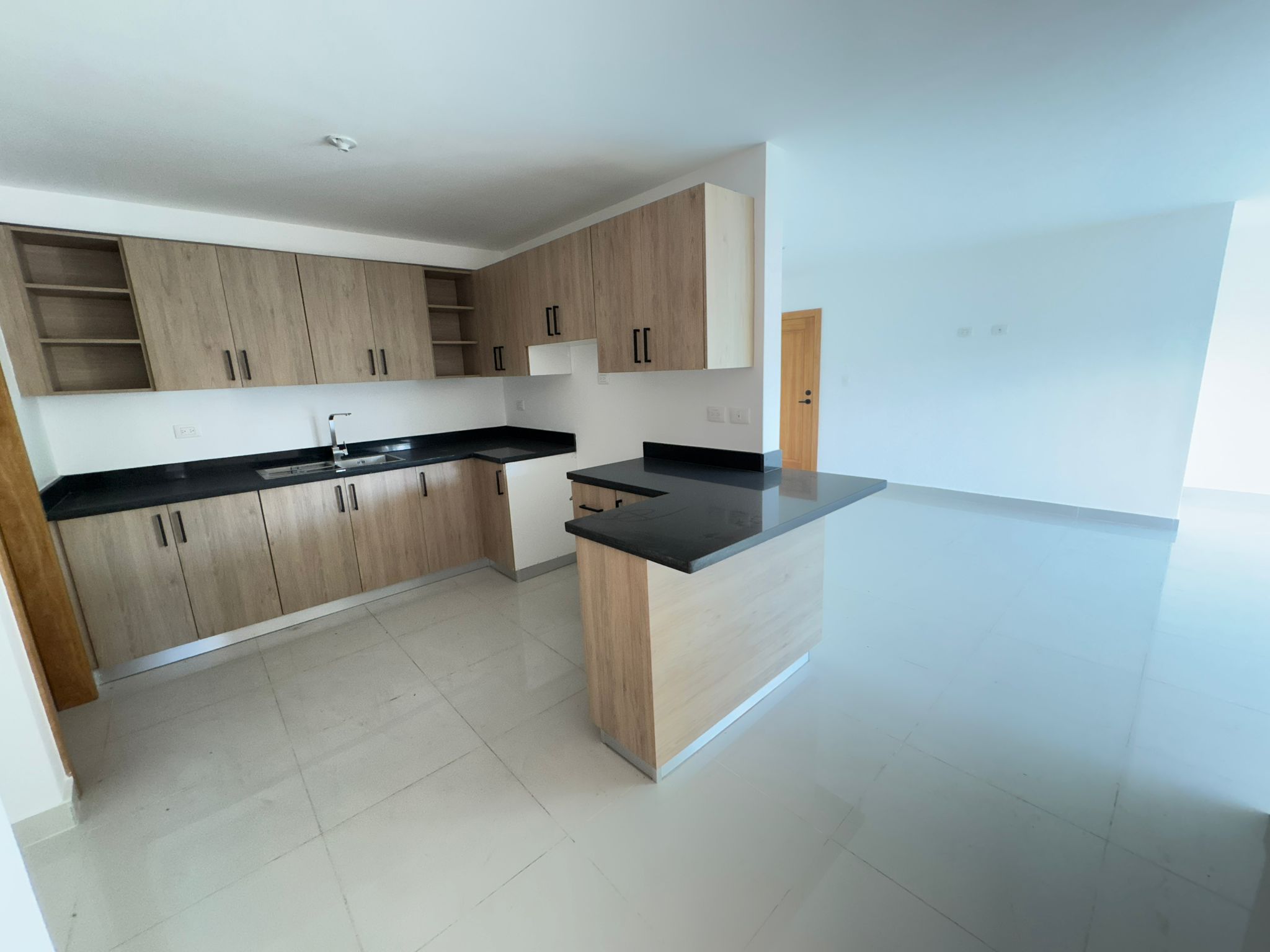 apartamentos - APARTAMENTO EN VENTA AV. HISPANOAMERICANA  4