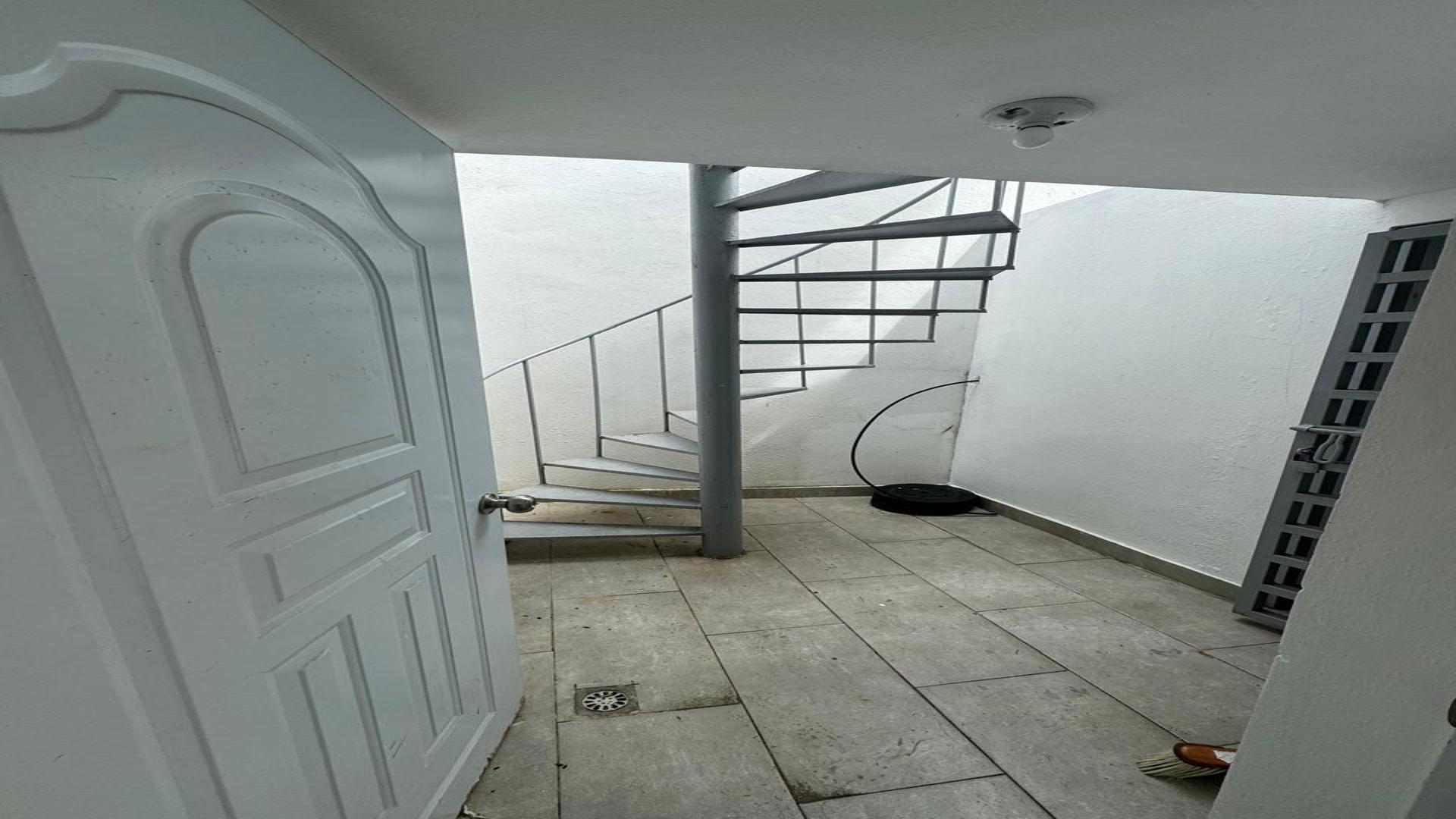 casas - Casa de 2 niveles en altos de arroyo hondo 5