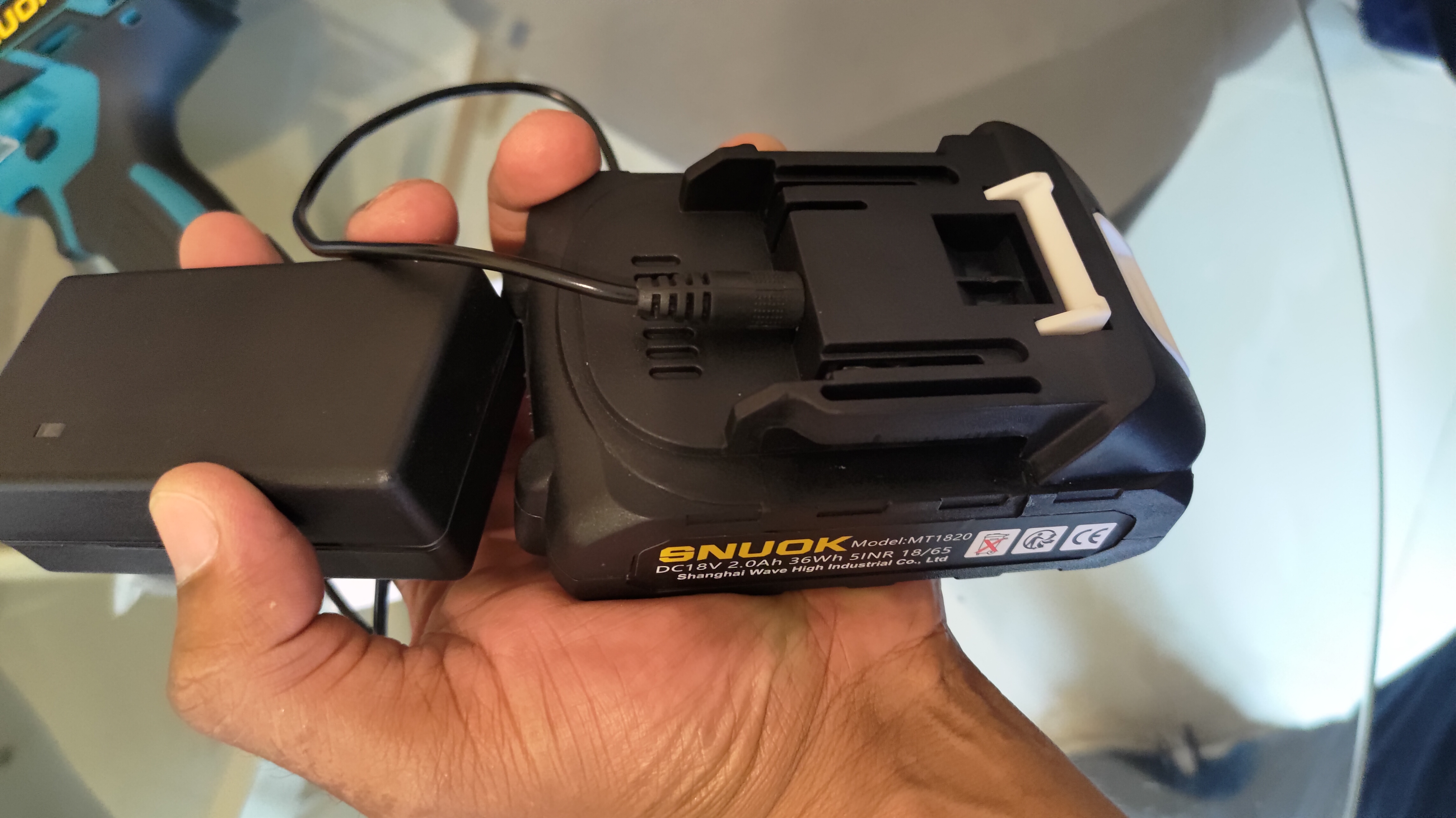 electrodomesticos - Vendo llave de impacto nueva con una batería y cargador 2