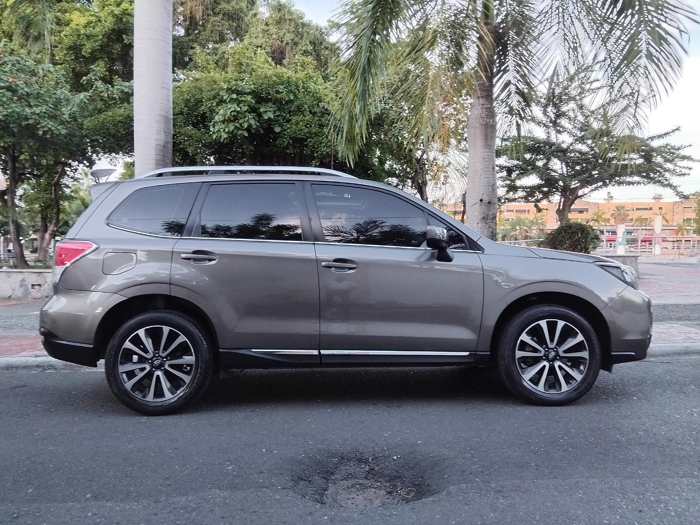 jeepetas y camionetas - SUBARU FORESTER AWD LIMITED 2