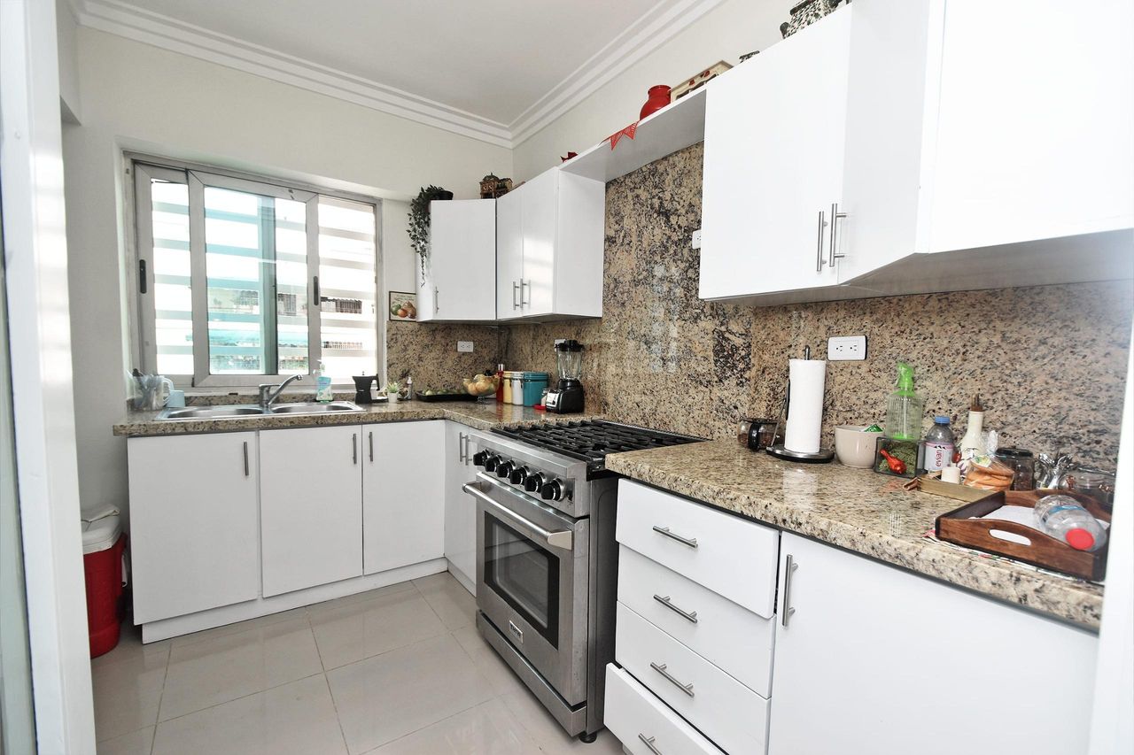 apartamentos - Espacioso apto en torre familiar en la mejor zona  3