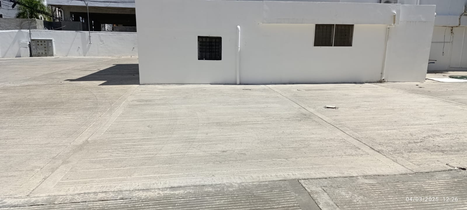 oficinas y locales comerciales - local ideal montar Dealer con 400mts capacidad 30 parqueos