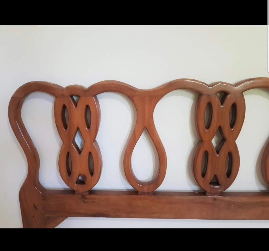 muebles y colchones - Hermoso espaldar labrado en caoba maciza centenaria