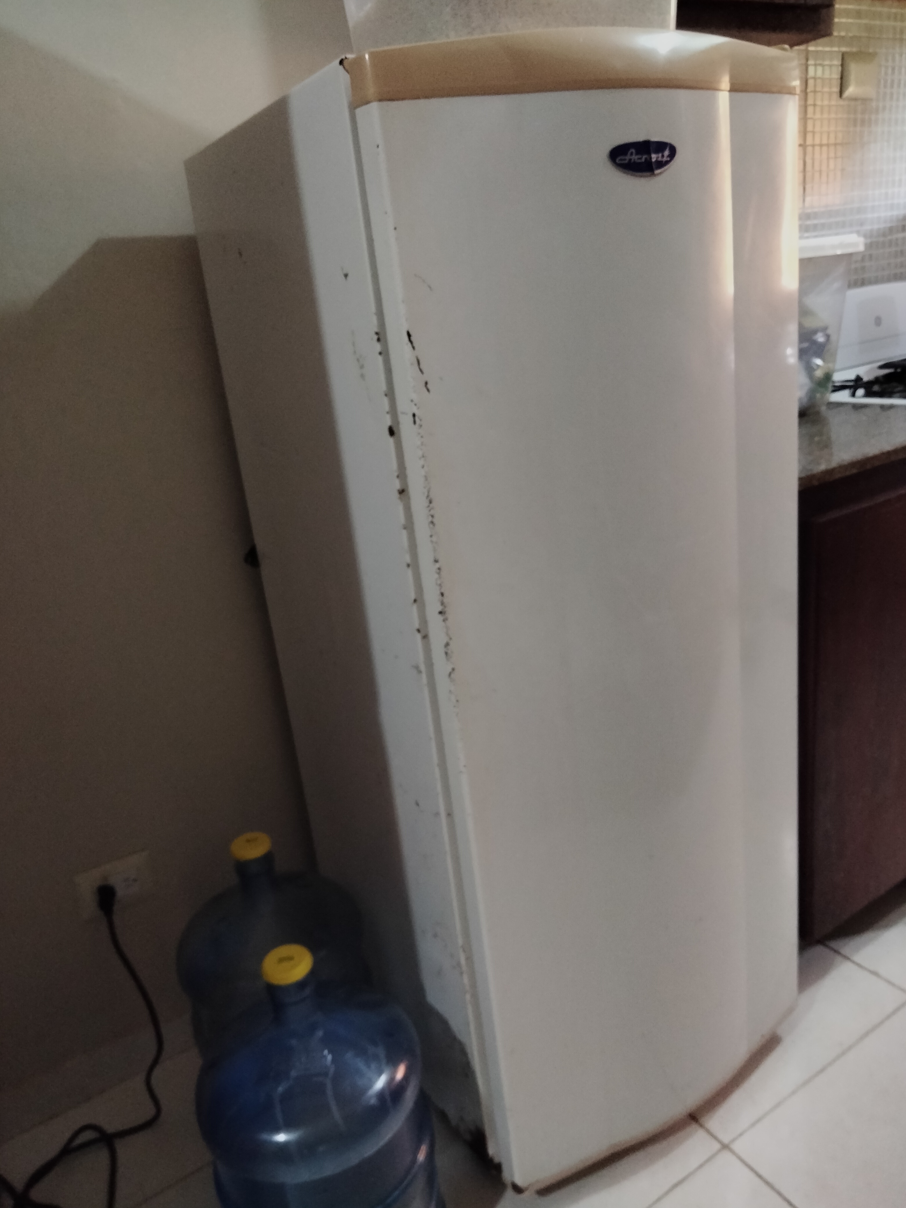 electrodomesticos - vendo nevera acroz en buen funcionamiento nunca ha sido reparada  0