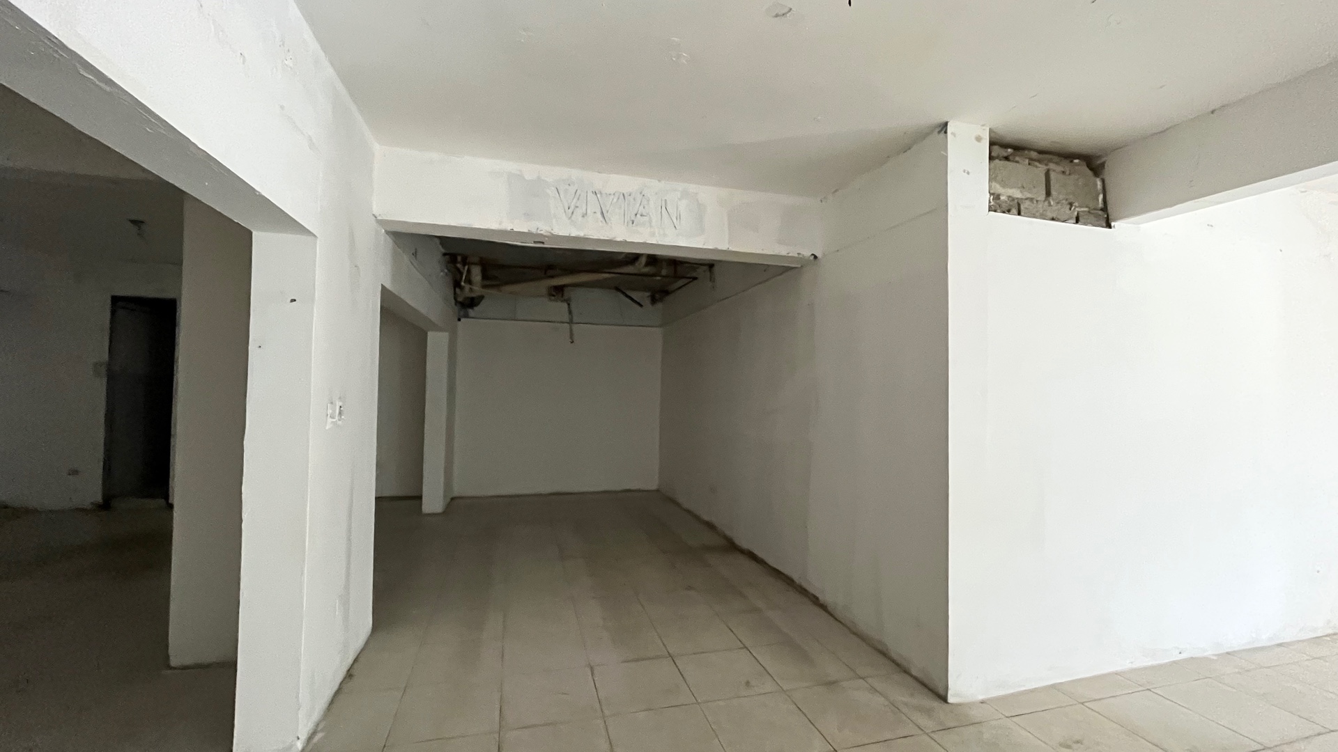 oficinas y locales comerciales - Los Prados edificio de 600m2 22 parqueos 3