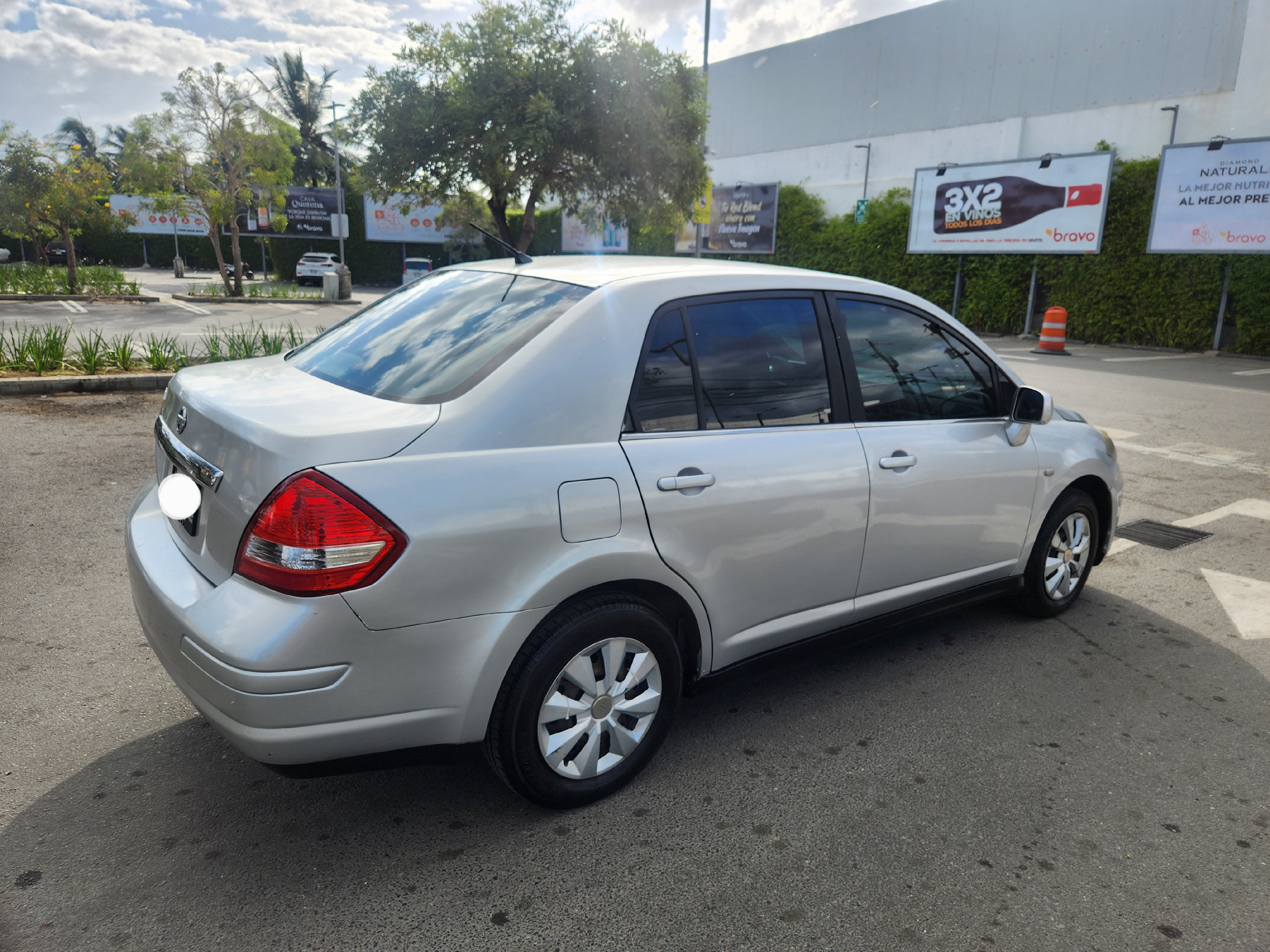 carros - Nissan Tiida 2011  1