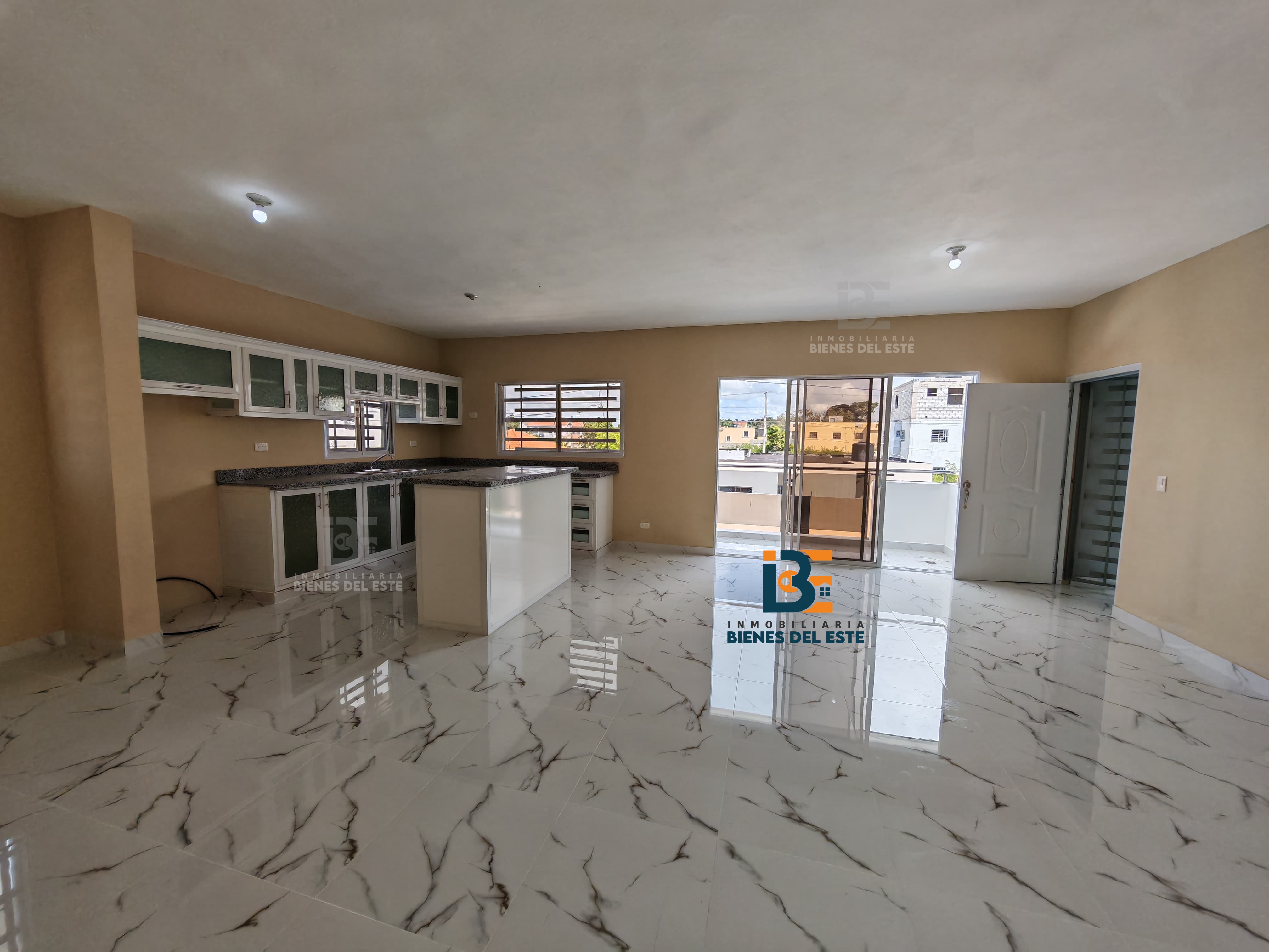 apartamentos - Se Alquila Amplio Ap en Residencial Naime Etapa II 6