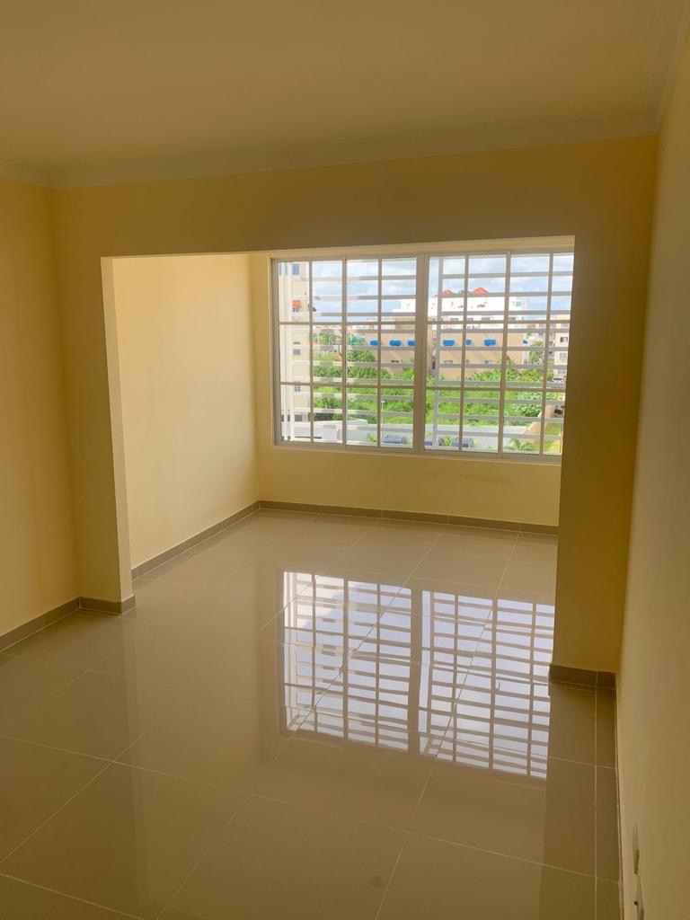 apartamentos - venta de apartamento en la autopista de san Isidro con 2 parqueos 4to piso  2