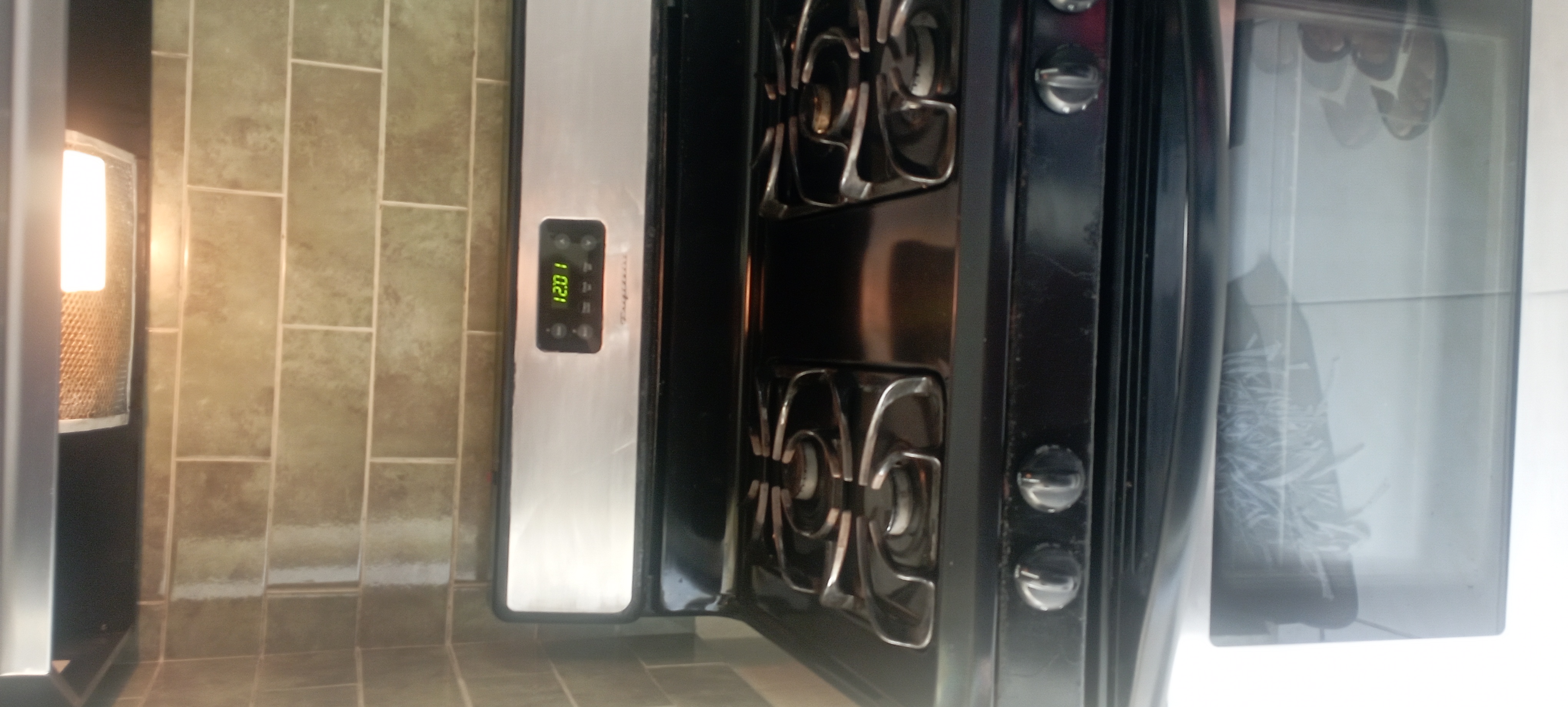 cocina - Estufa Frigidaire 30 pulg, electrica y extractor  0