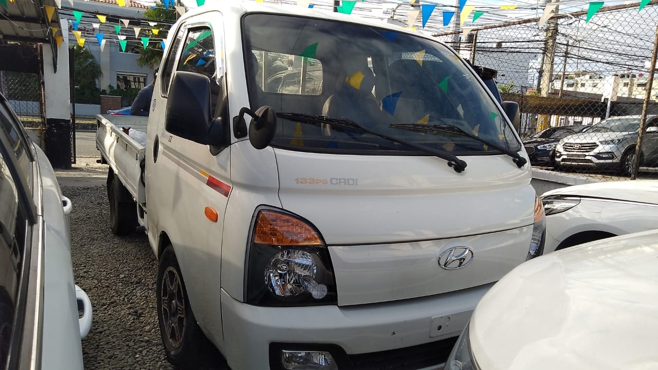 camiones y vehiculos pesados - HYUNDAI PORTER BLANCODESDE: RD$ 890,100.00 0