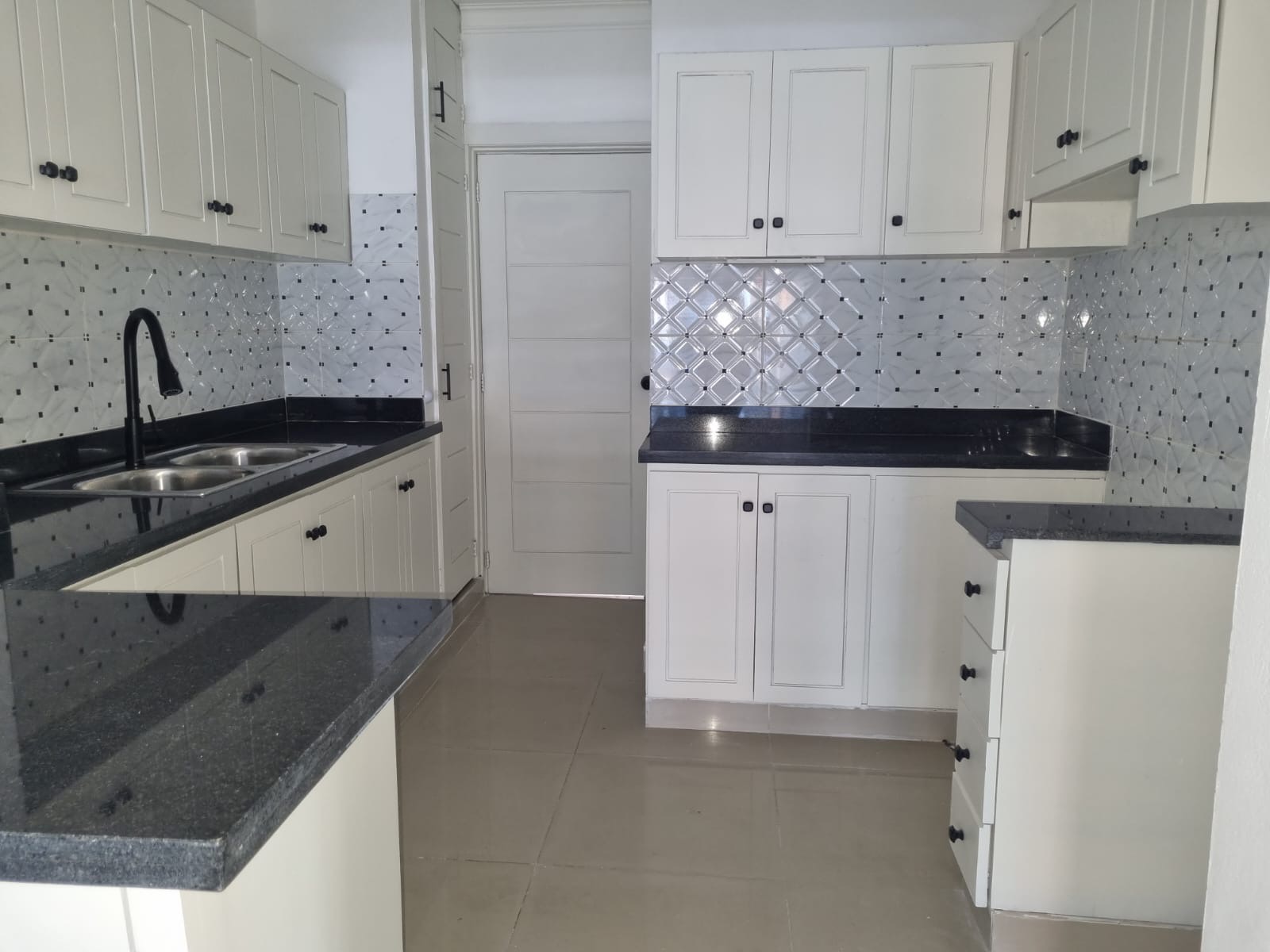 apartamentos - 📍El Cacique  Esta espectacular apt., ubicada en u 9