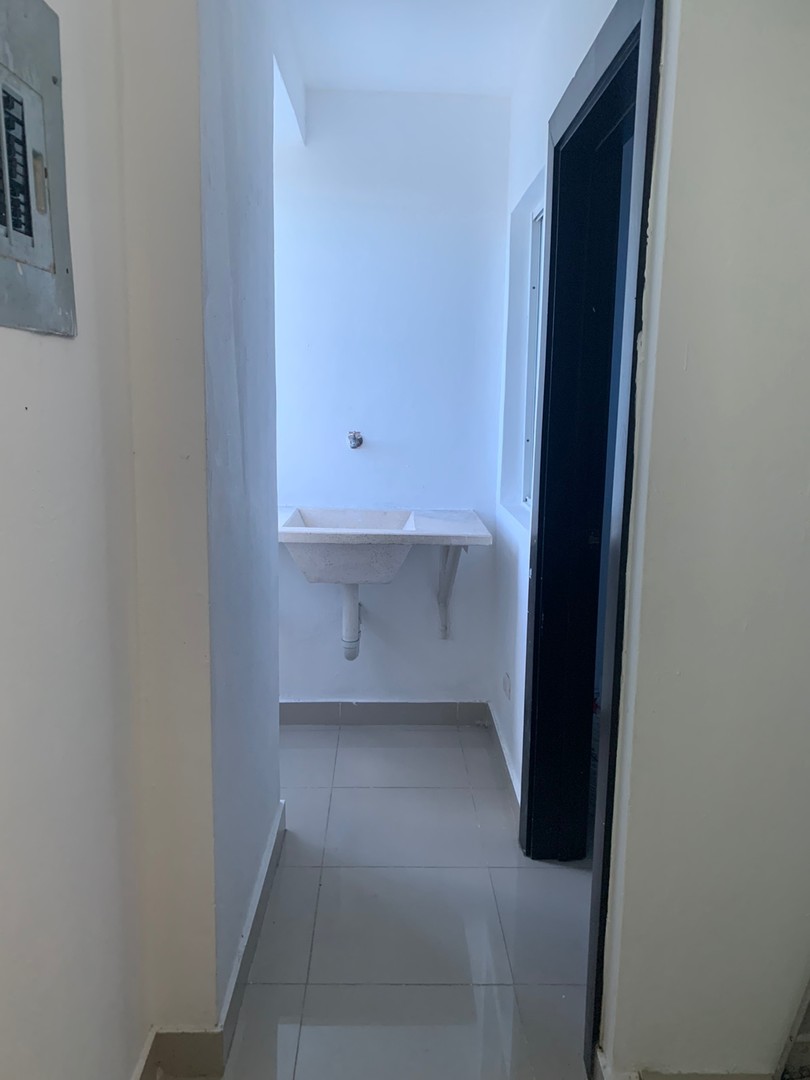 apartamentos - Gran Oportunidad 🚨Independencia📍🚨Apt 3hab, Balcón, sala, comedor, 2parqueos,  5