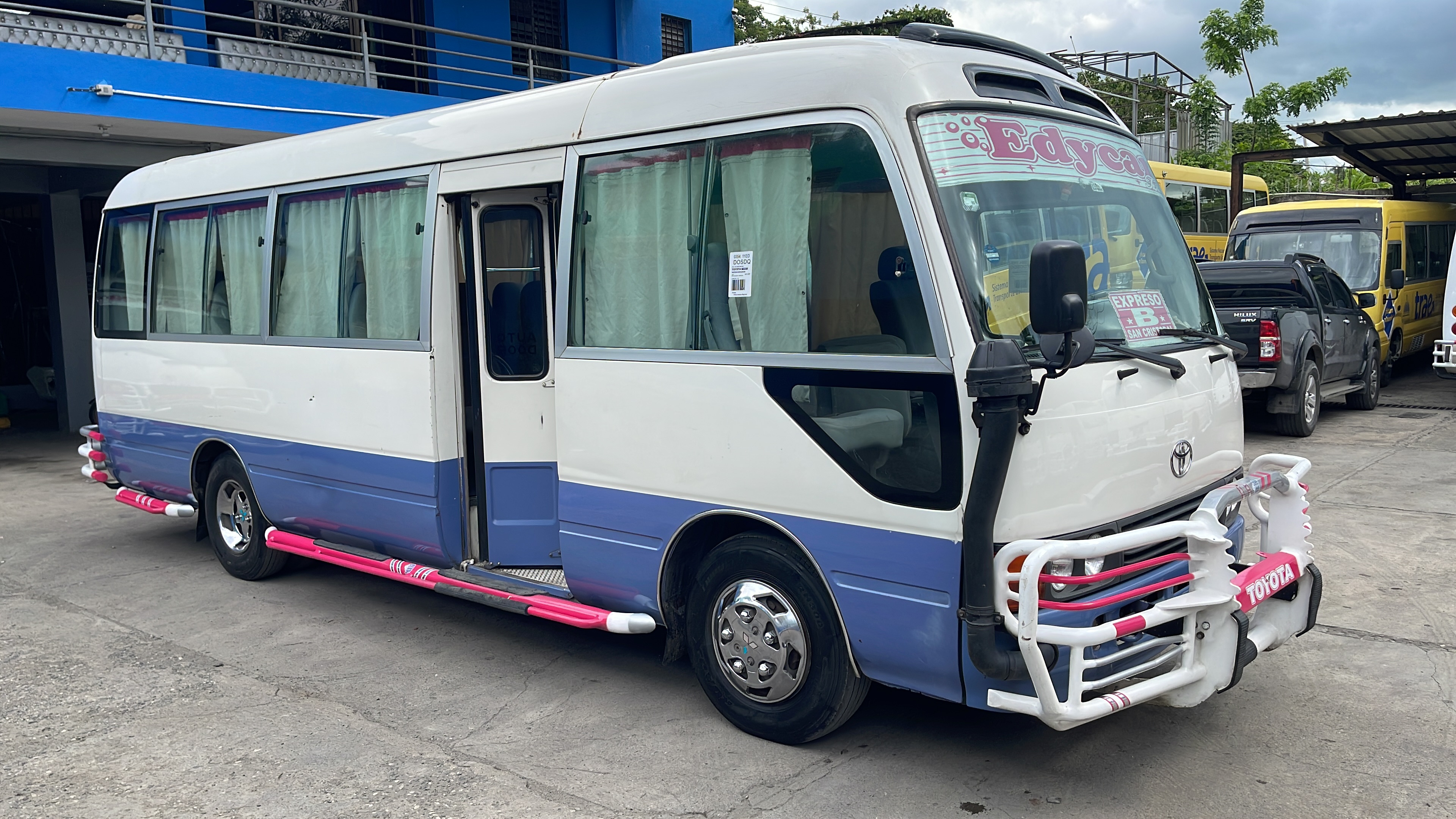 camiones y vehiculos pesados - Toyota coaster 2015 oferta 1