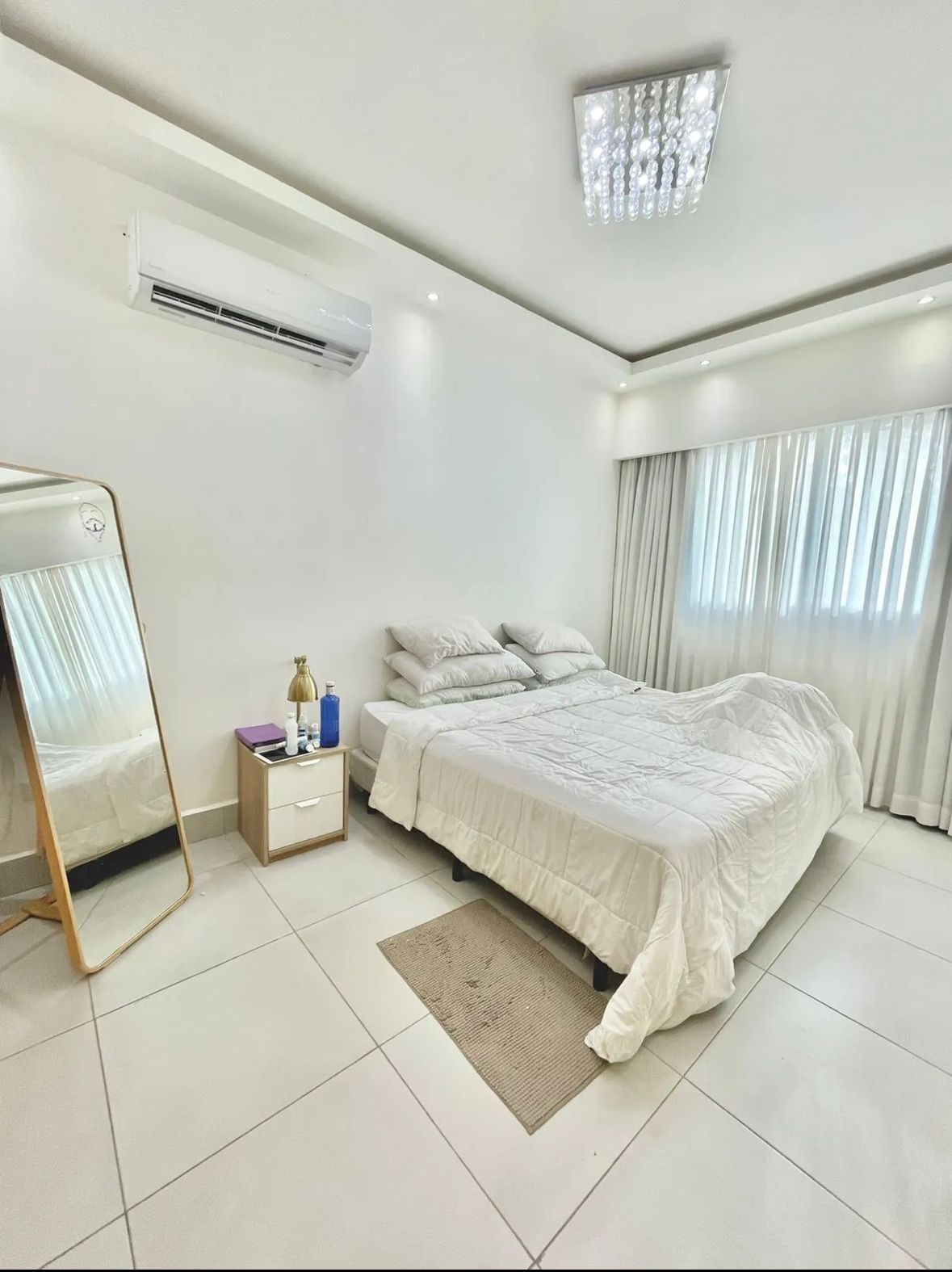 apartamentos - Ideal para Ejecutivo o Pareja lujosa Torre en Bella Vista solo Cliente Directo  3
