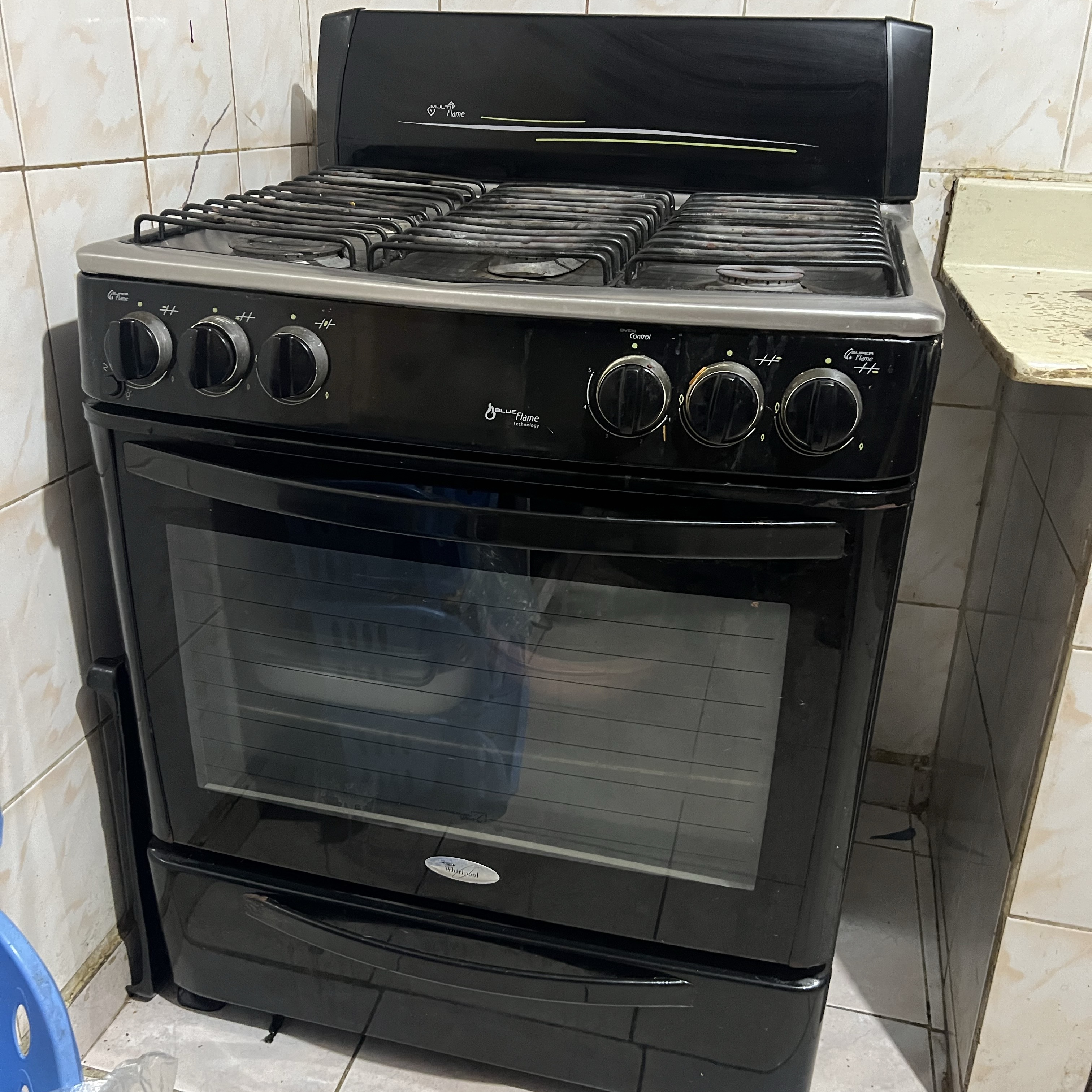 electrodomesticos - vendo esta estufa por mudanza, hay que destaparle dos hotnillas, no tiene oxido