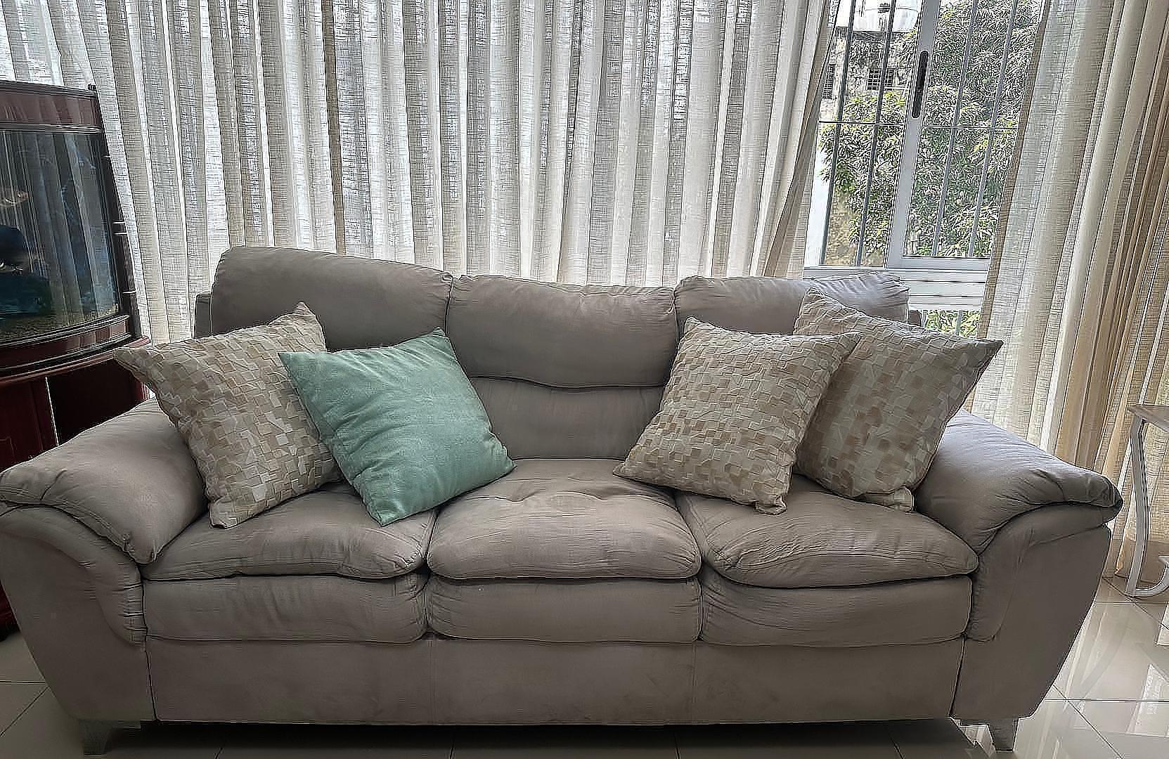 muebles y colchones - Muebles gris claro de 3  y 2 personas $18mil  pesos  6