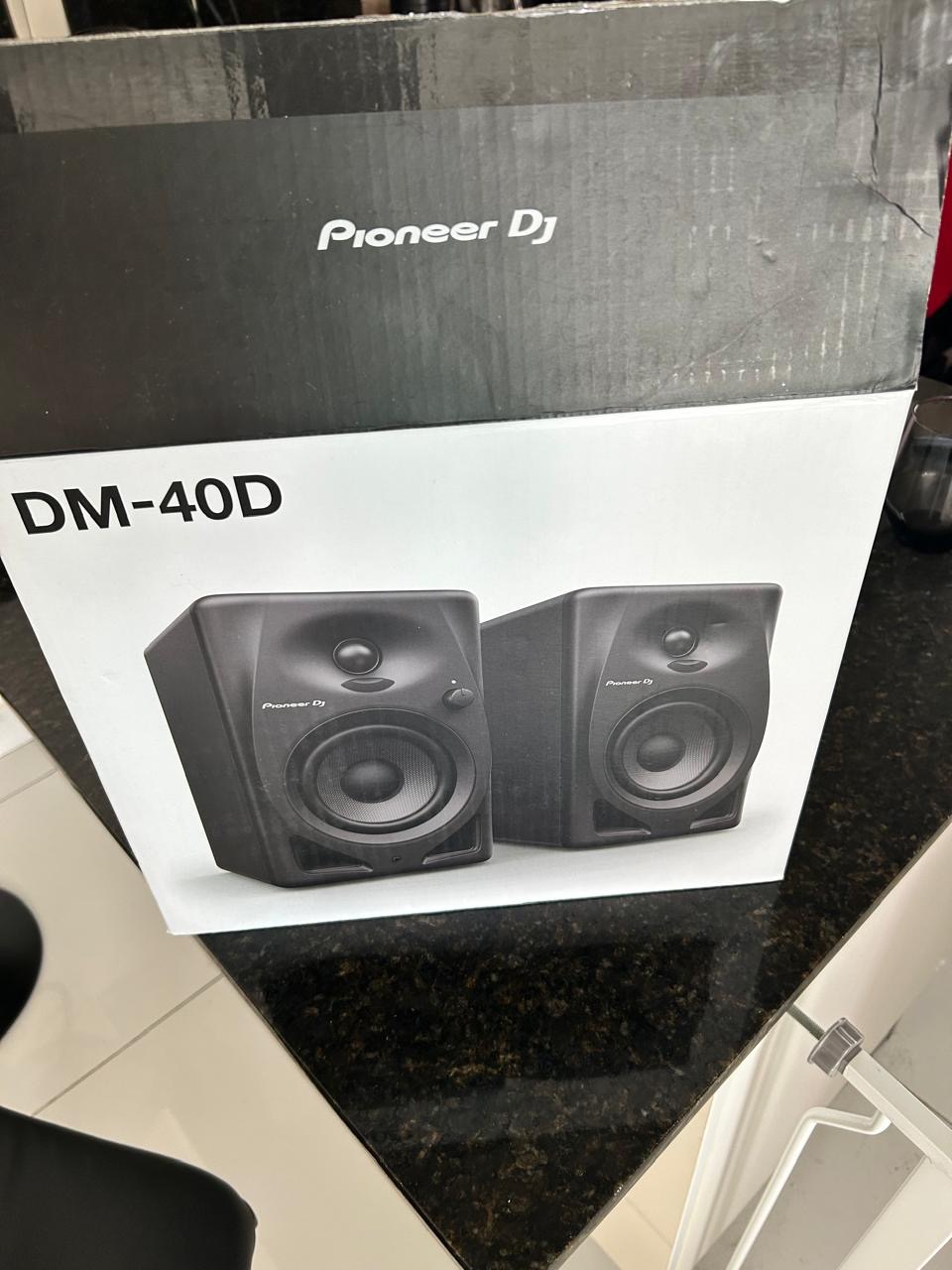 otros electronicos - Se vende consola, bocinas y audífonos DJ Pioneer  3
