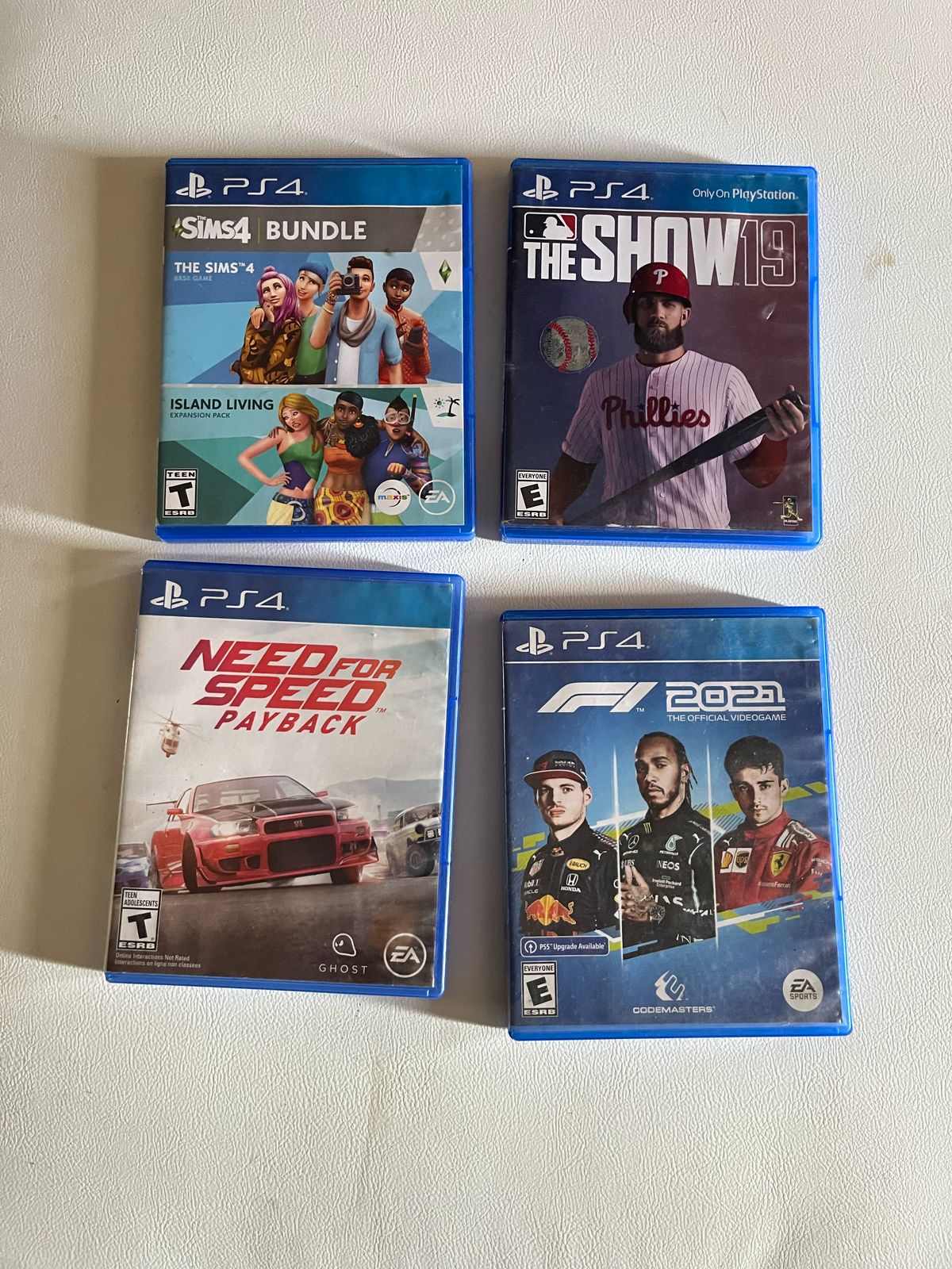 consolas y videojuegos - Ps4 silm de 1tb con 3 controles y 4 juegos  3