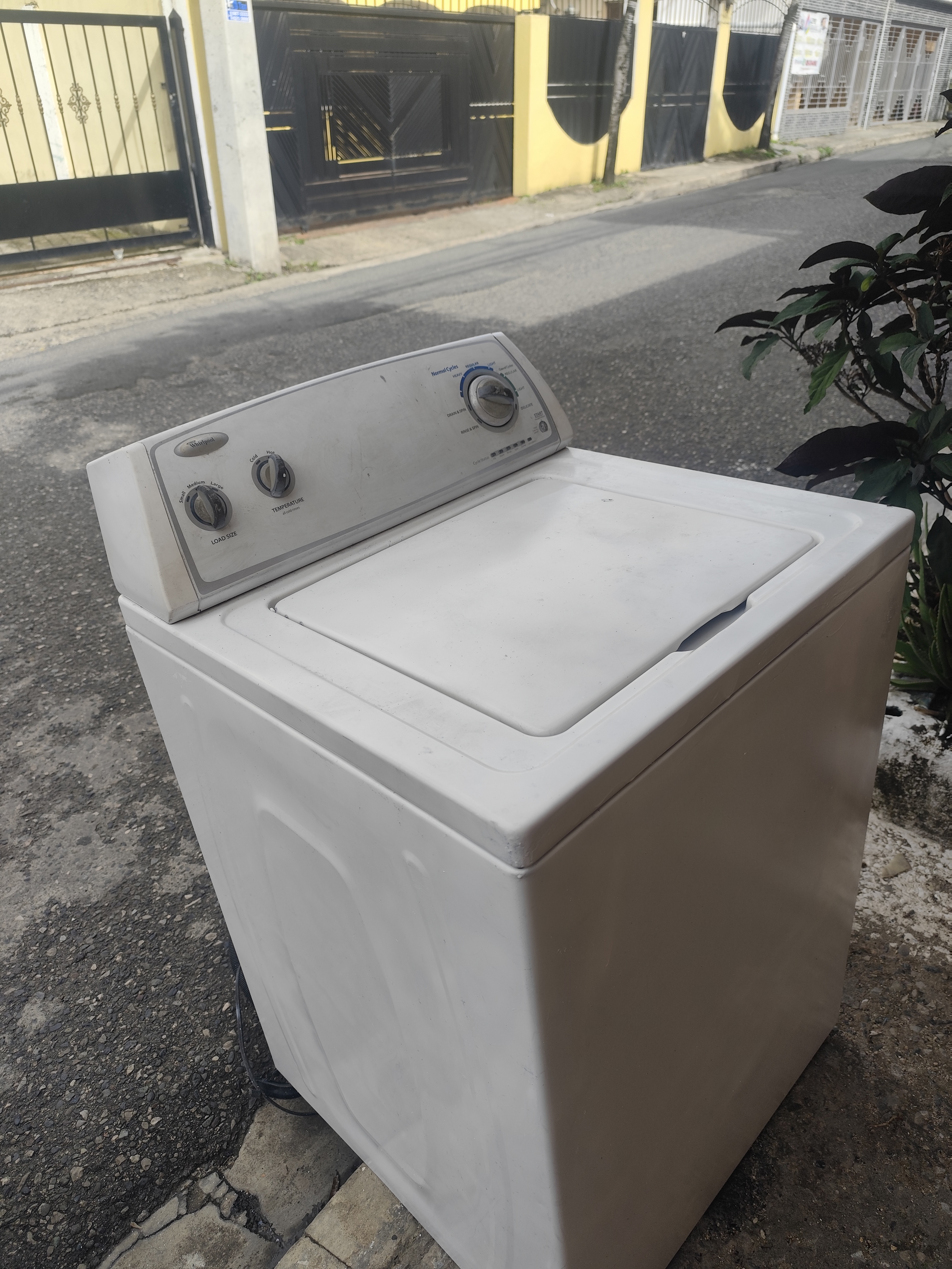 electrodomesticos - Lavadora automática marca Whirlpool 1