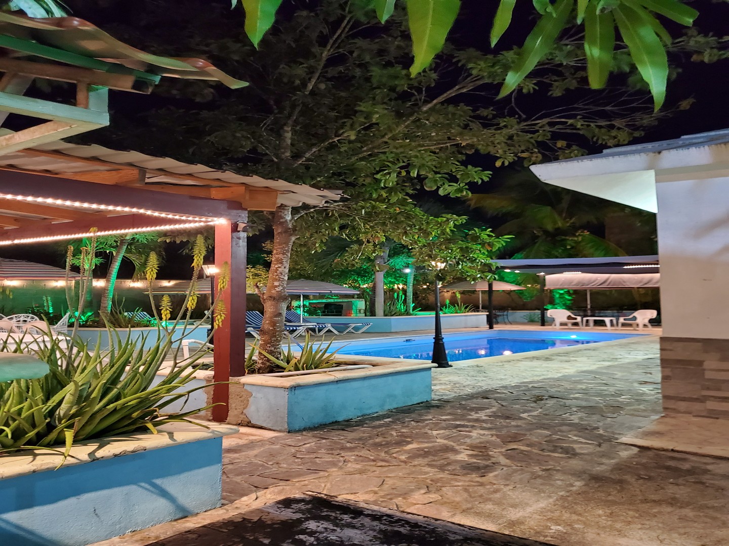casas vacacionales y villas - Villa para pasadias y fines de semana en Juan Dolio 2