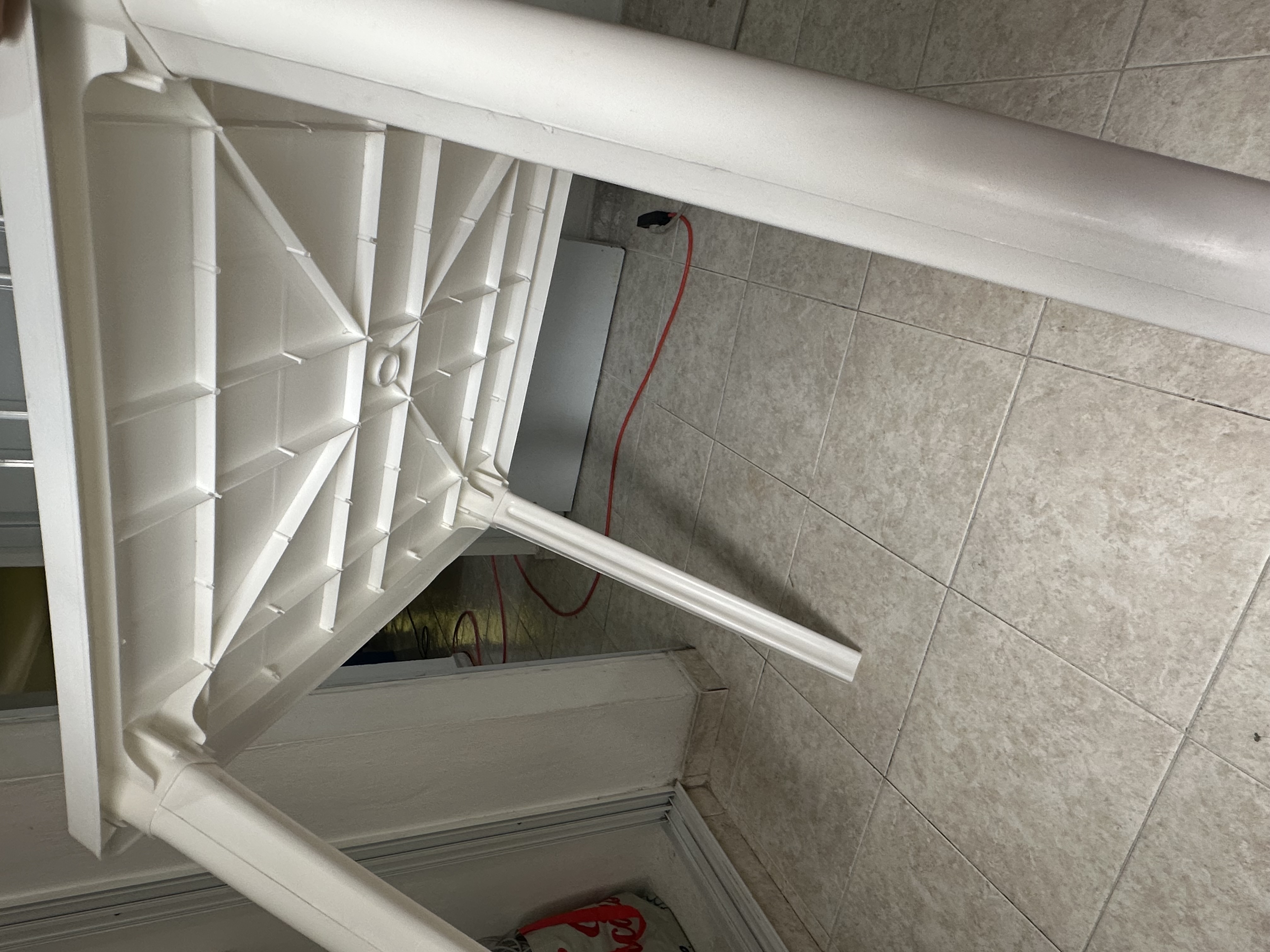 electrodomesticos - Mesa plástica blanca en venta  1