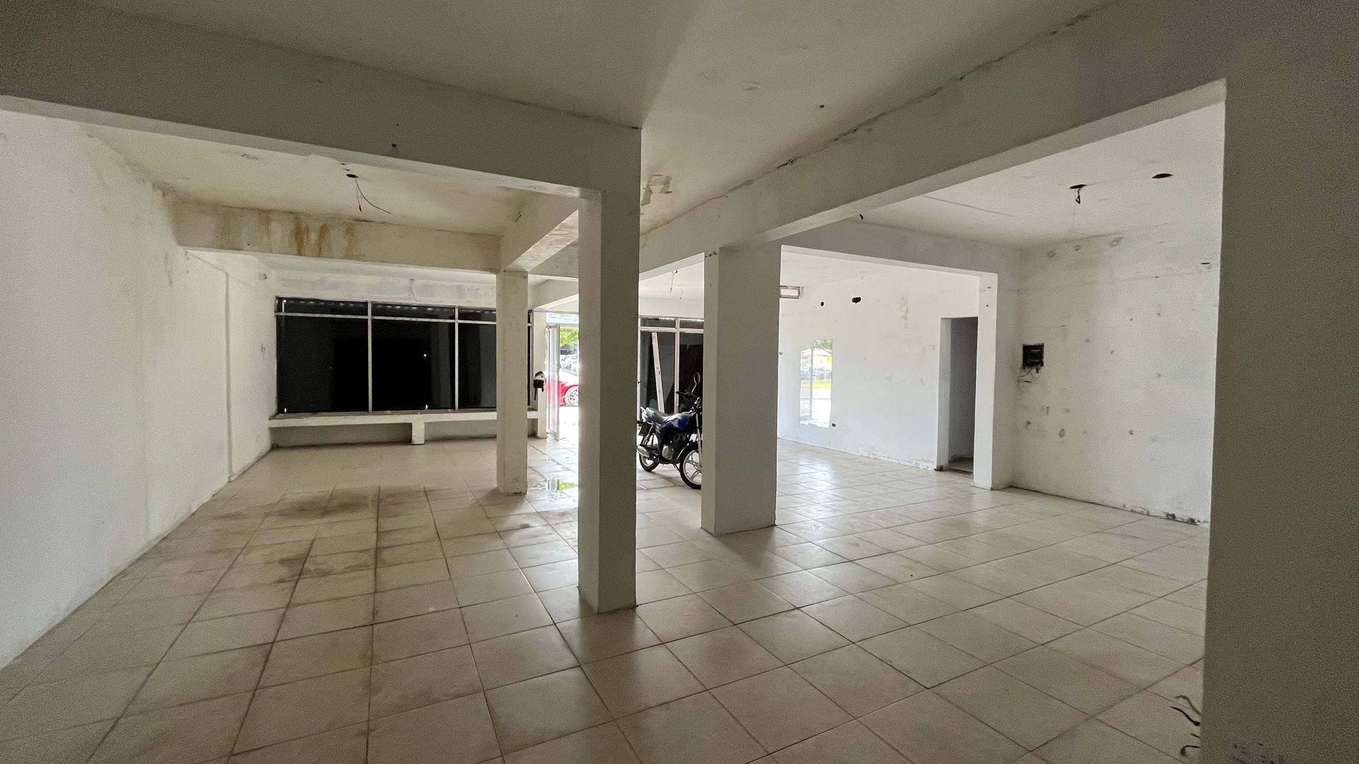 oficinas y locales comerciales - Los Prados edificio de 600m2 22 parqueos 0