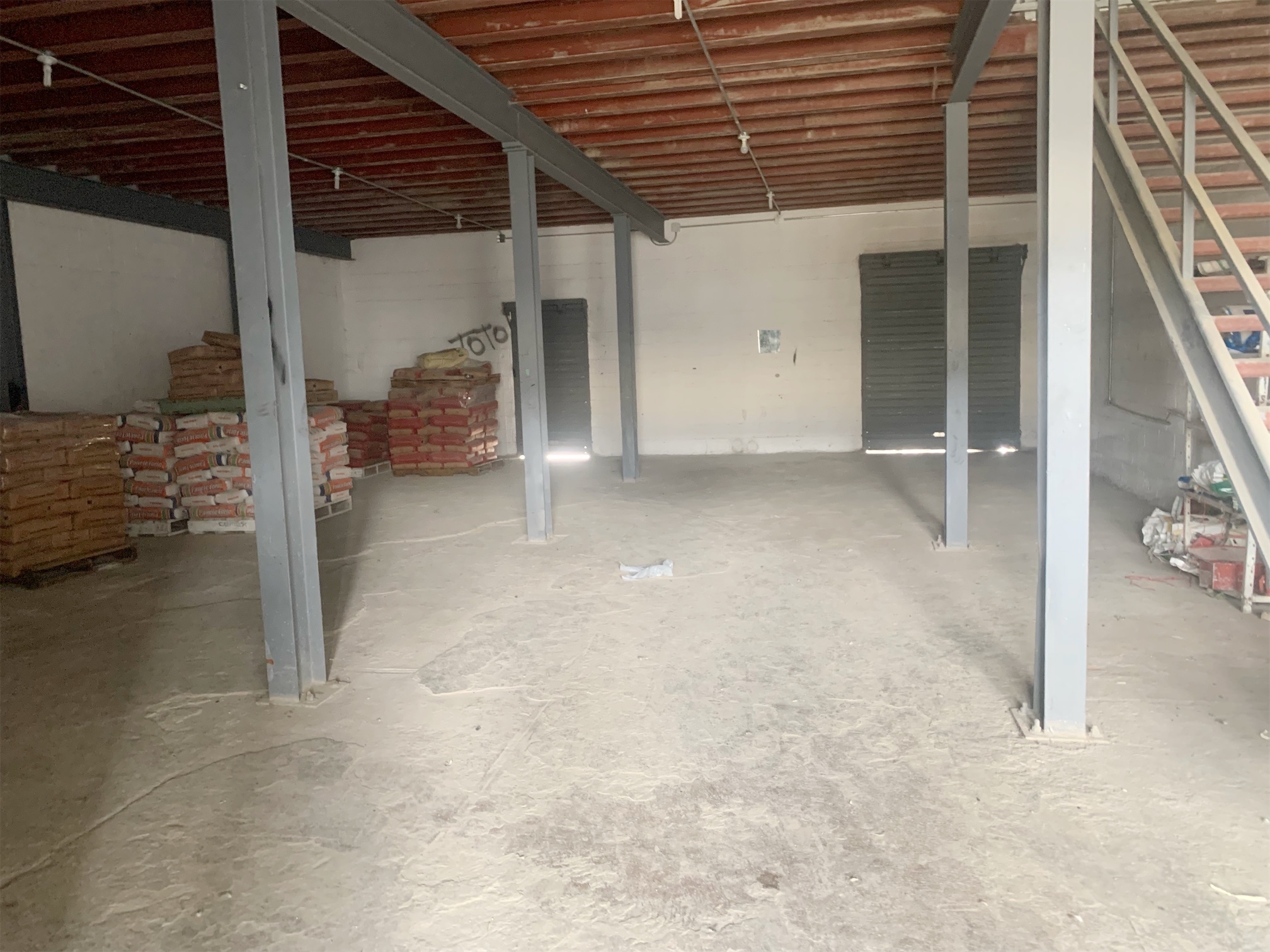 oficinas y locales comerciales - Almacén en ensanche la Fe  6