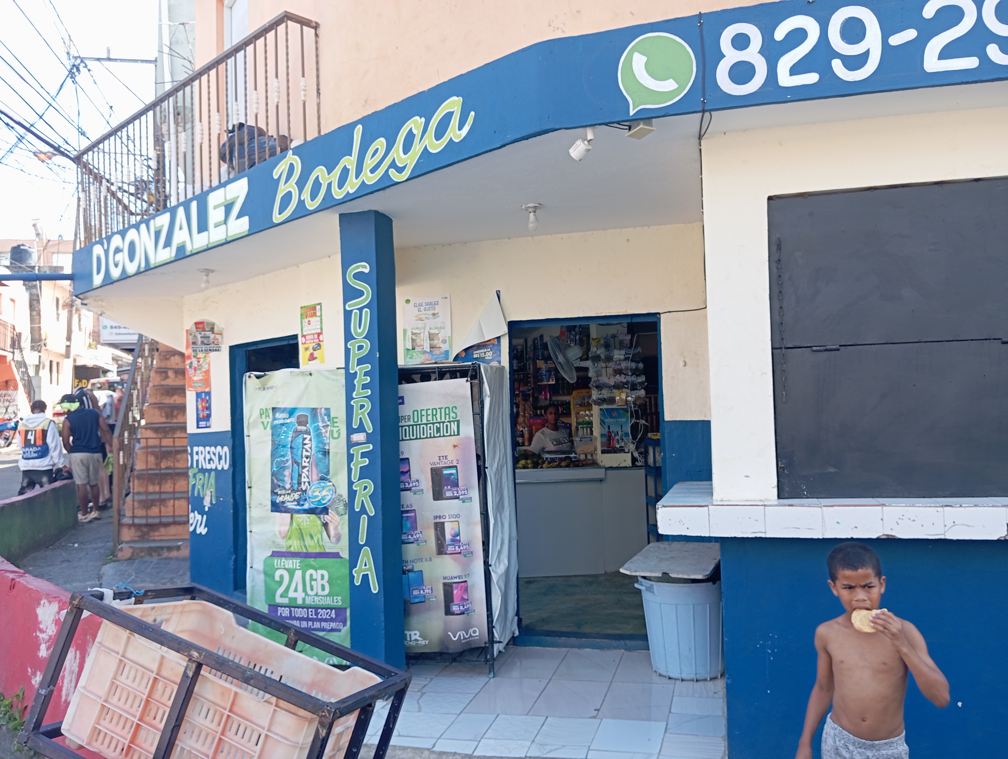 negocios en venta - Colmado en venta por motivo de viaje 7