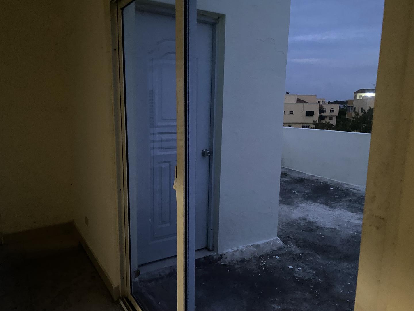 apartamentos - Apartamento en venta tipo Penthouse 2 niveles, escalera por fuera 6