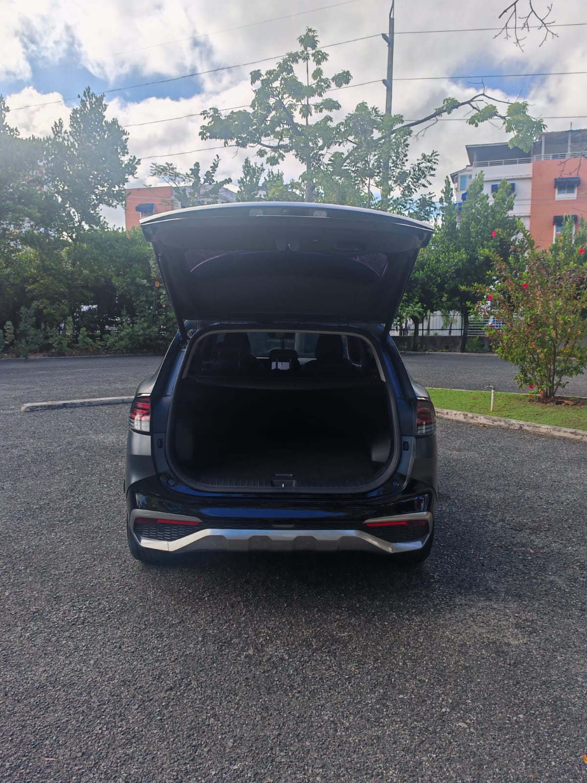 jeepetas y camionetas - Kia Sportage LUXURY 2023 unico dueño Grupo Viamar 5