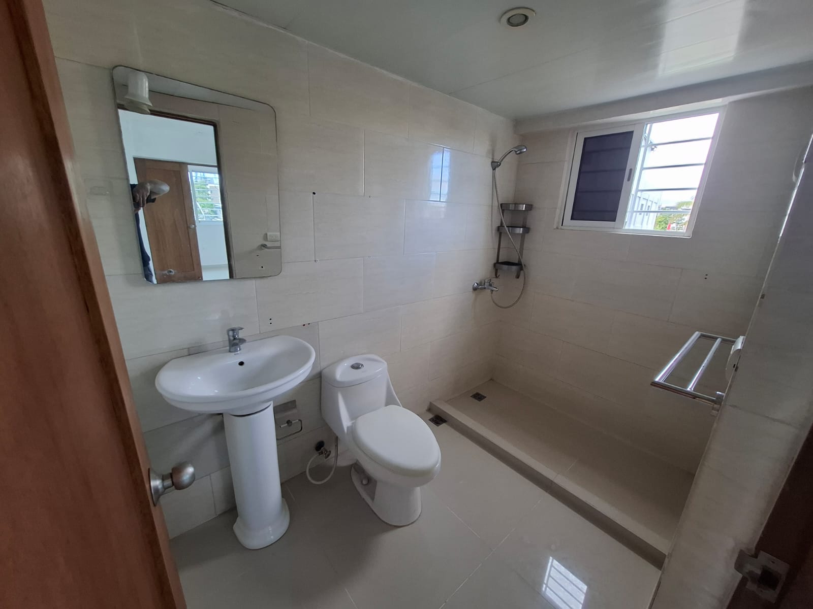 apartamentos - Vendo apto. Casi nuevo, Quisqueya 7