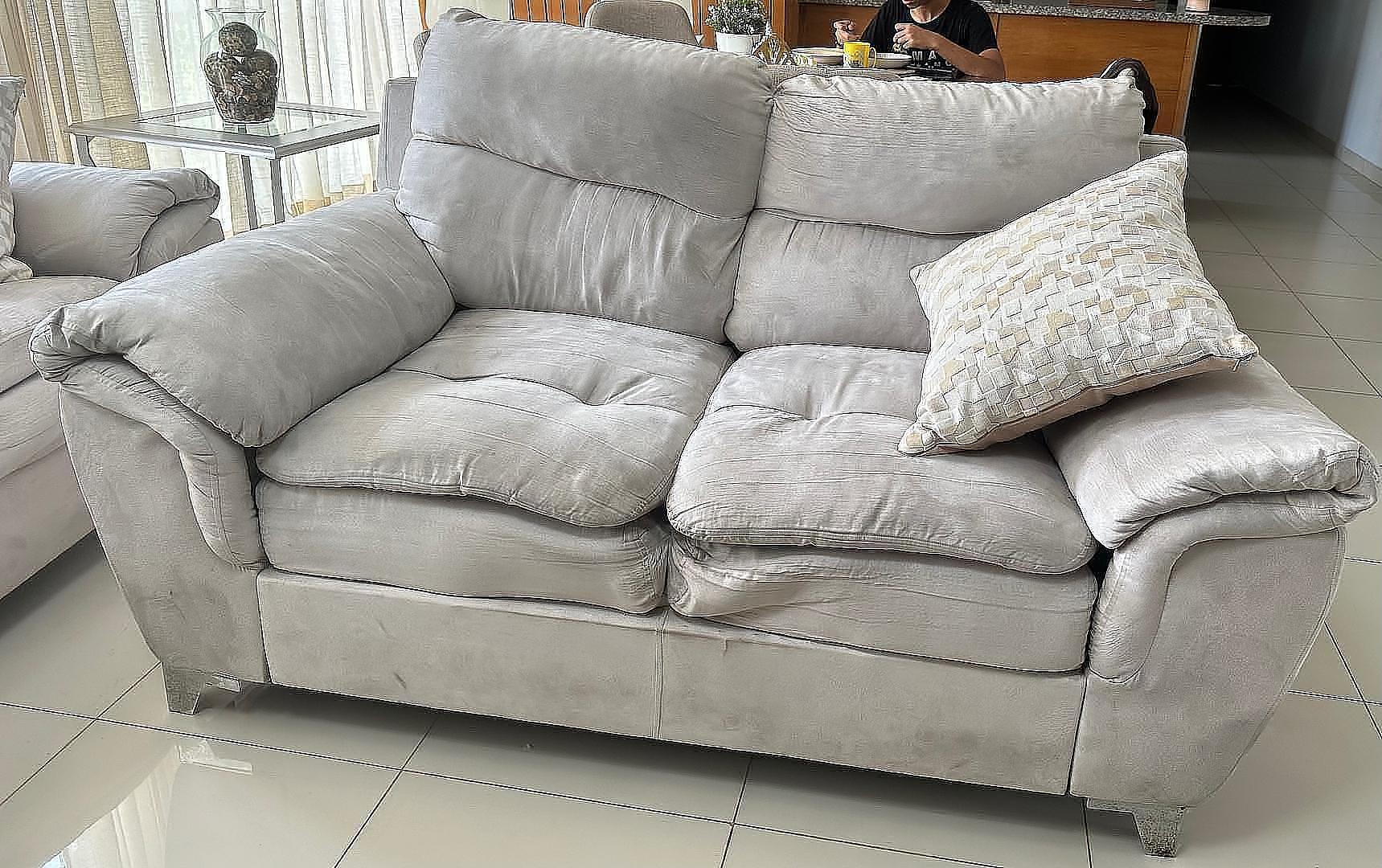 muebles y colchones - Muebles gris claro de 3  y 2 personas $18mil  pesos  3
