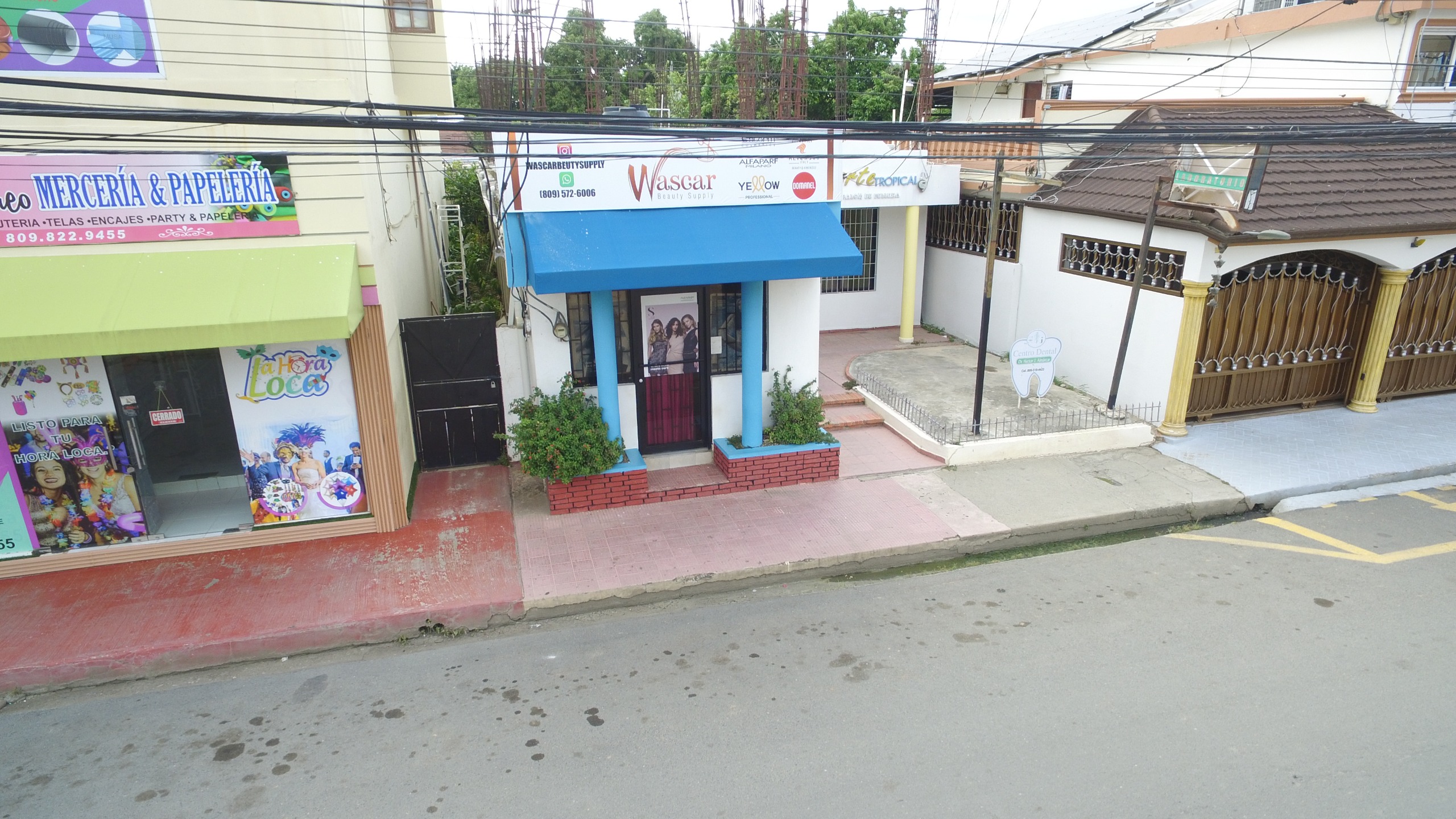 oficinas y locales comerciales - SE VENDE PLAZA COMERCIAL / SE VENDE EDIFICIO  6