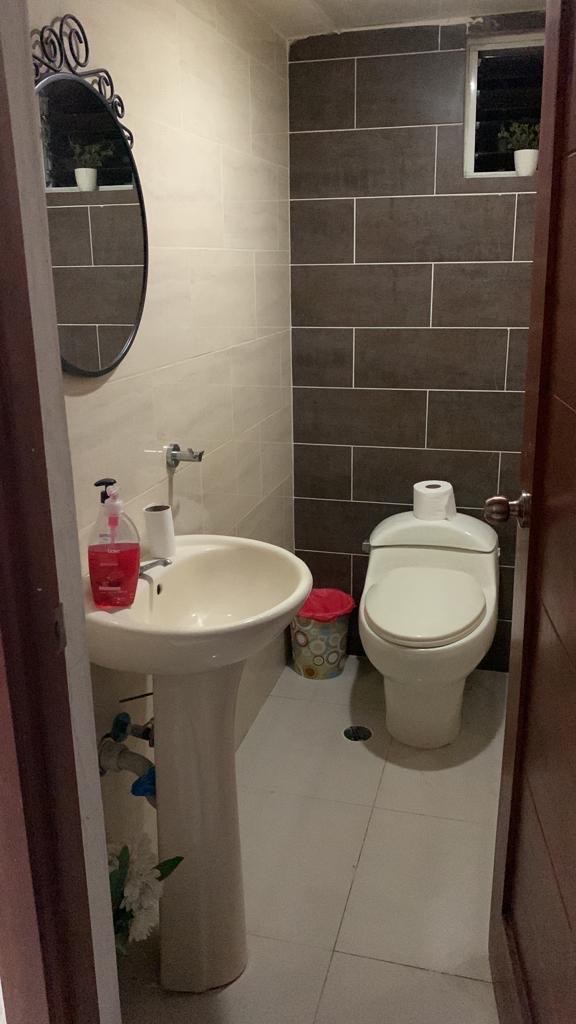 apartamentos - venta de apartamento en Alma Rosa 3er nivel de 145mts Santo Domingo este  1