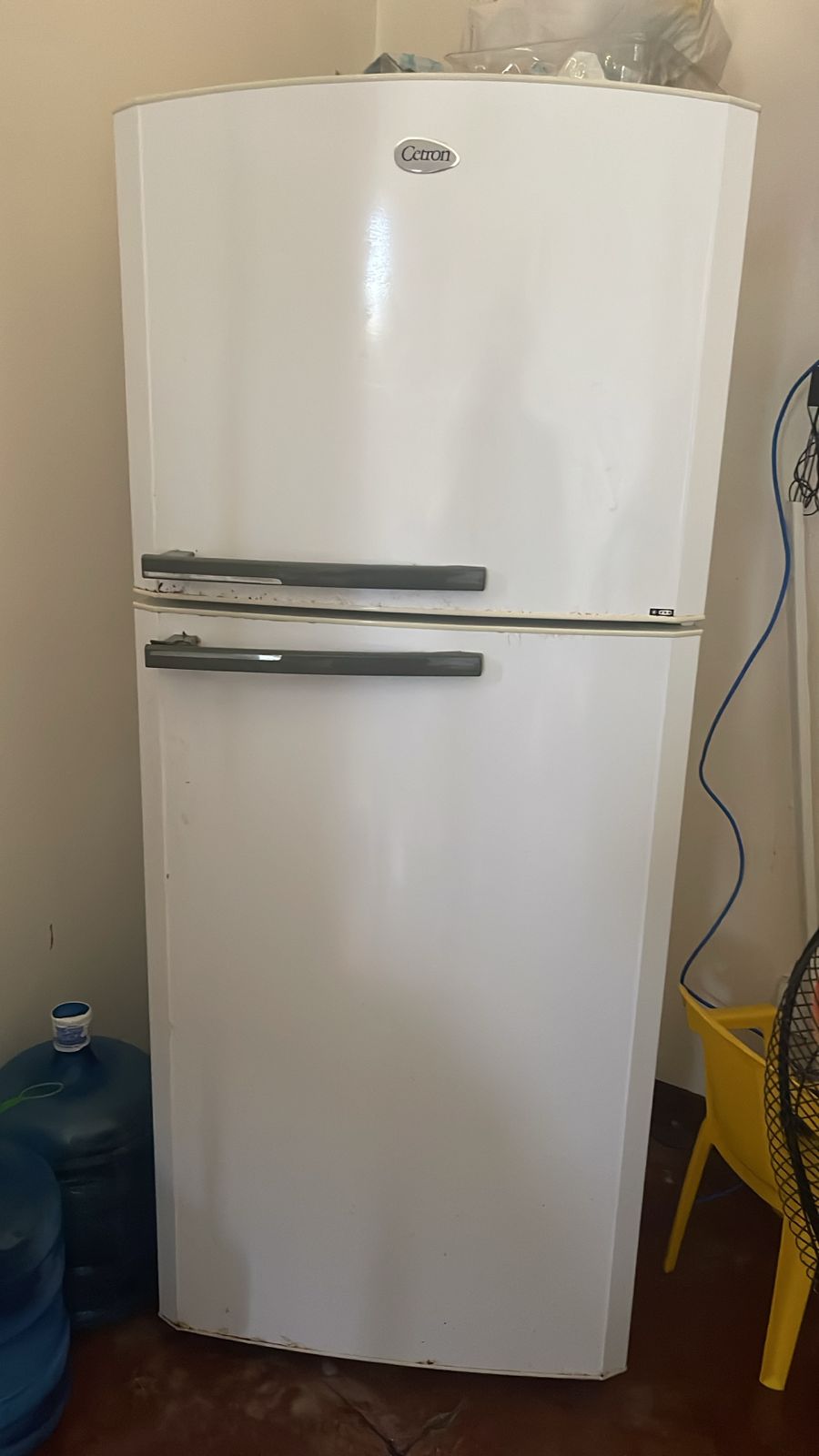 electrodomesticos - Está nevera está en muy buenas condiciones, congela y enfría nítido. 0