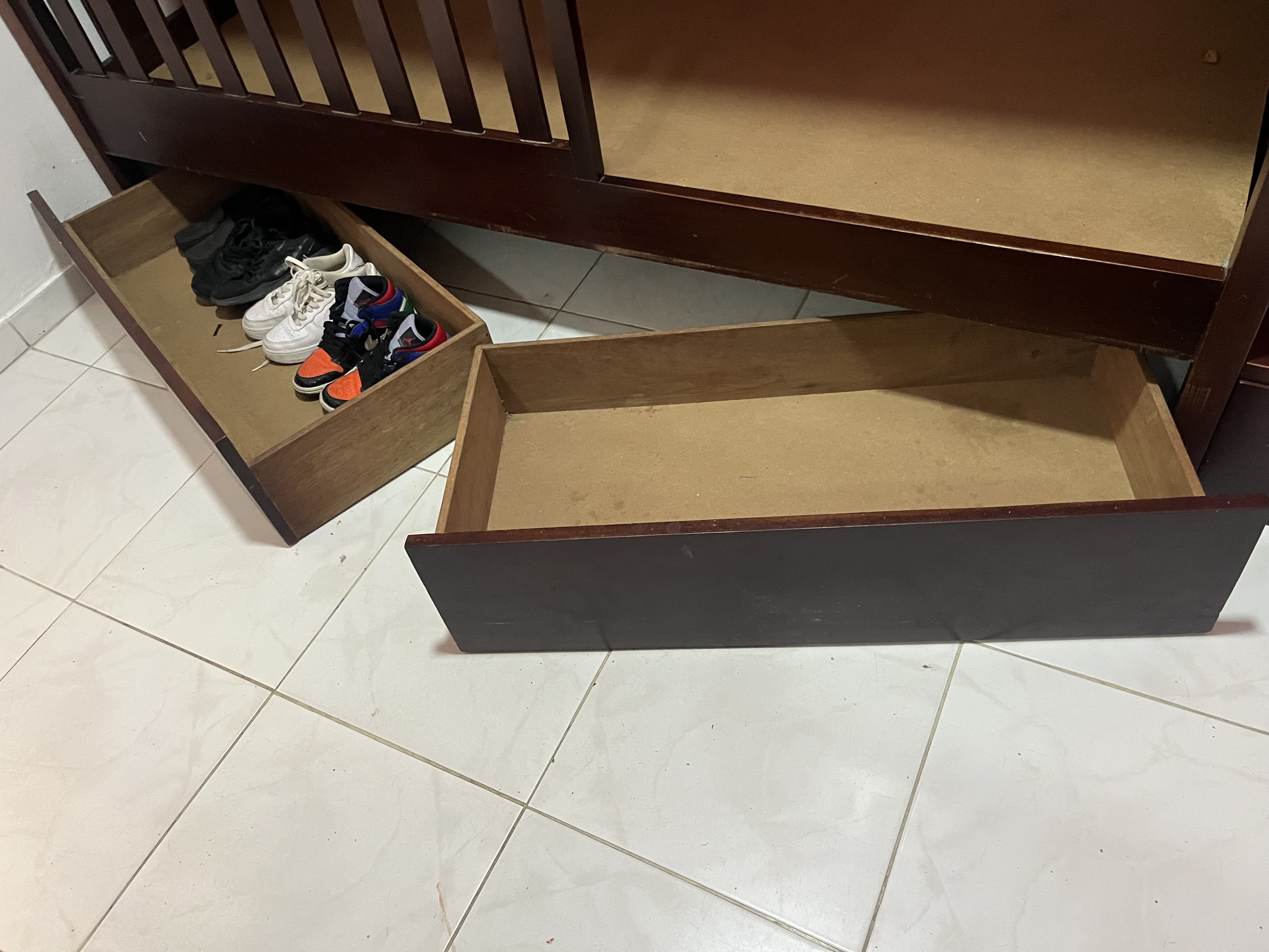 muebles y colchones - Camarote twin de CAOBA  con gavetas en la escalera 6