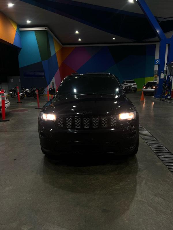 jeepetas y camionetas - jeep Cherokee limited 2018 óptimas condiciones, recién importada  2
