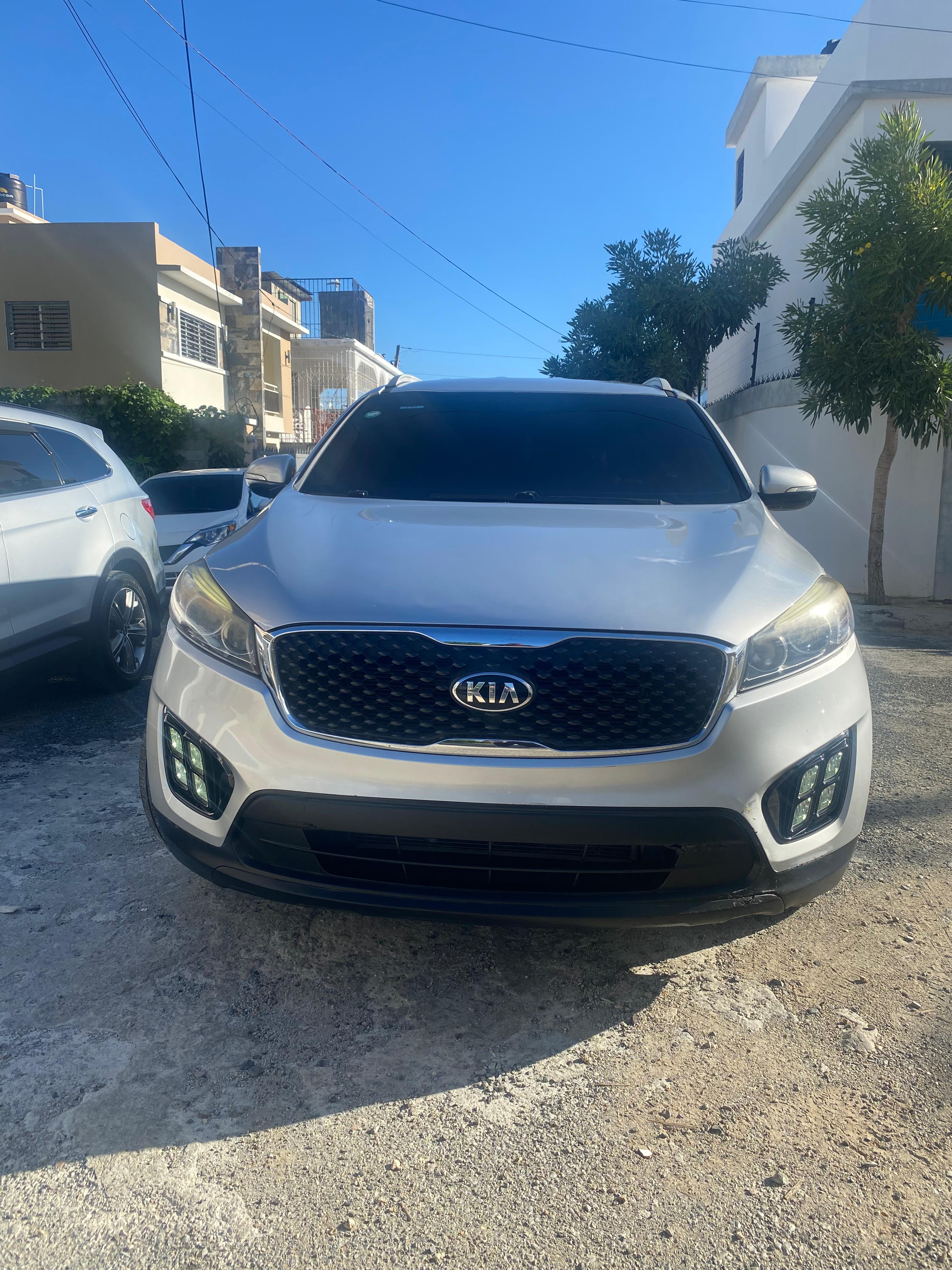 jeepetas y camionetas - Kia Sorento 2016 LX 3