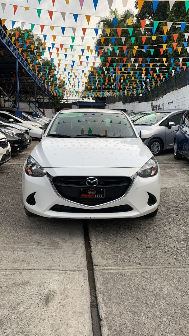 carros - MAZDA DEMIO 2019 1