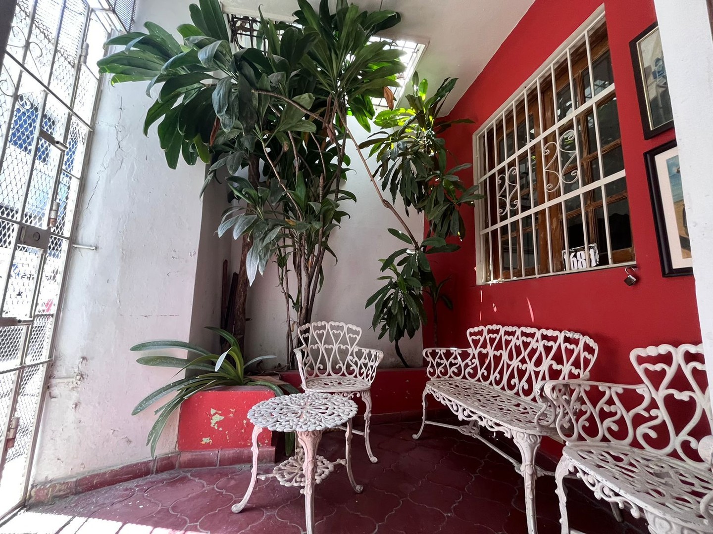 casas - Zona Colonial casa a remodelar 5 habitaciones 2 parqueos  4