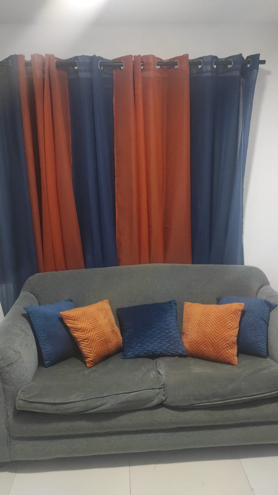 muebles y colchones - Sofá Cama tamaño Full 54 + cojines GRATIS (negociable) 0
