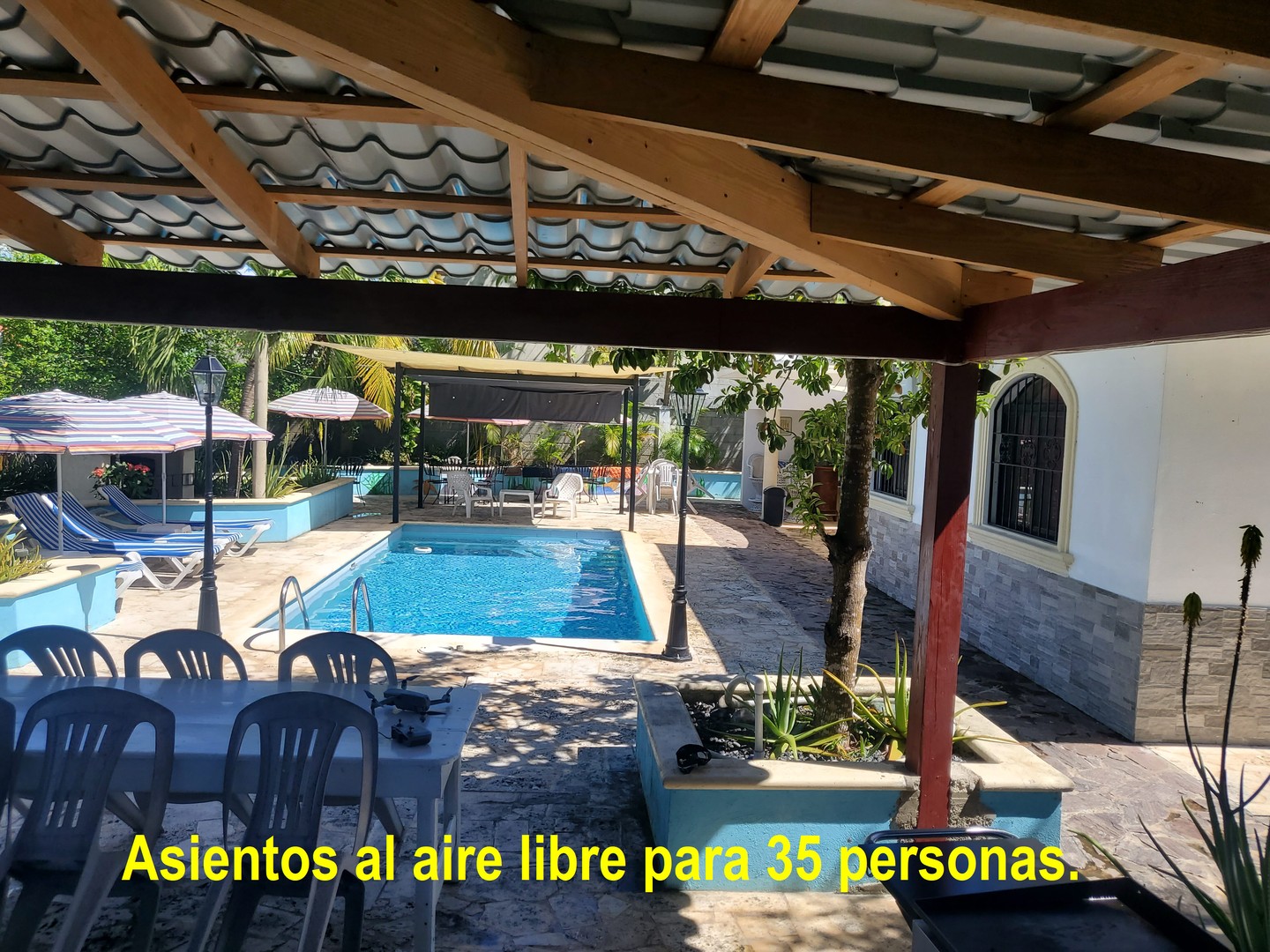 casas vacacionales y villas - Villa para pasadias y fines de semana en Juan Dolio 3